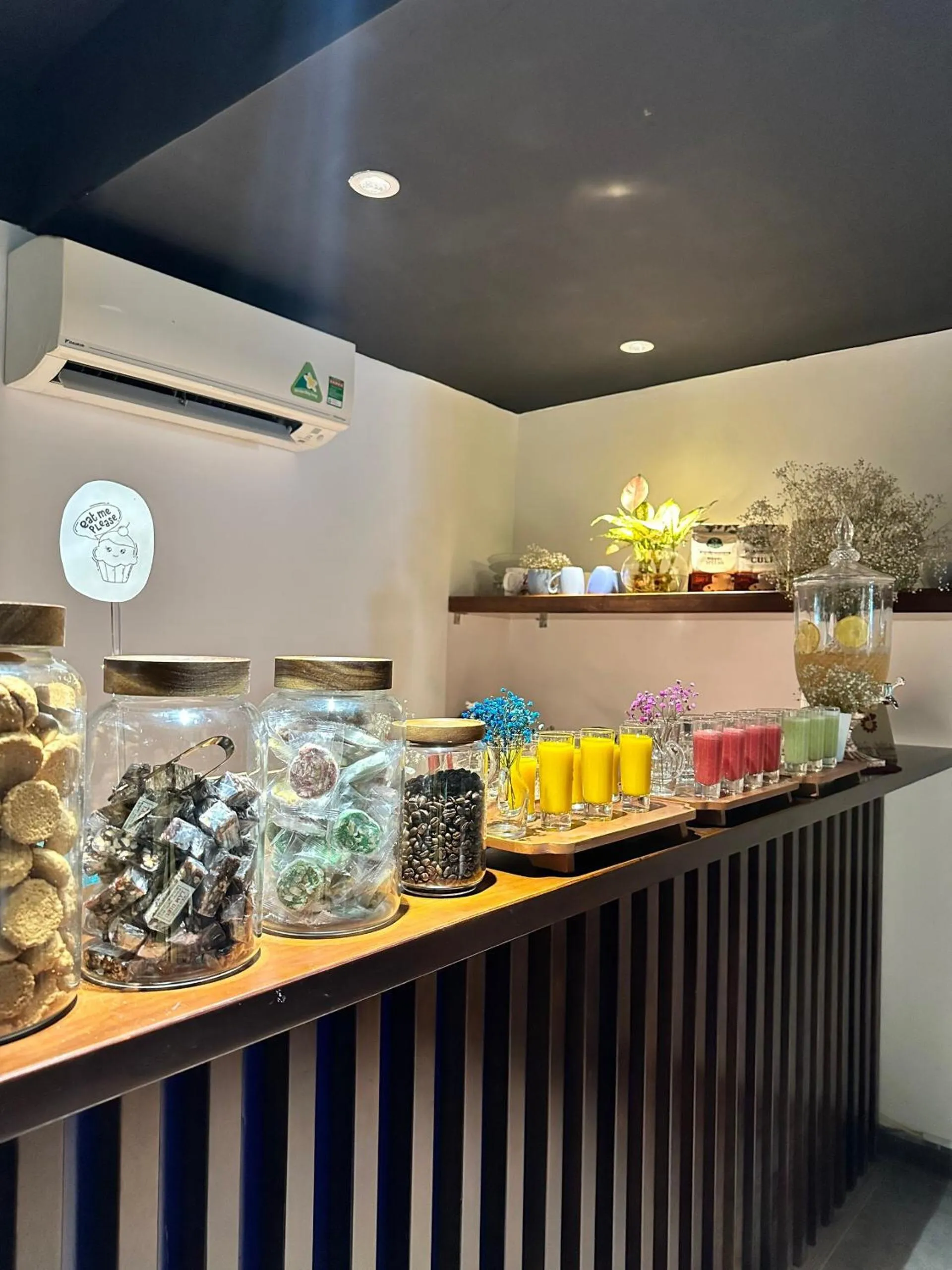 Restaurant/places to eat in Nicecy NganHa Hotel