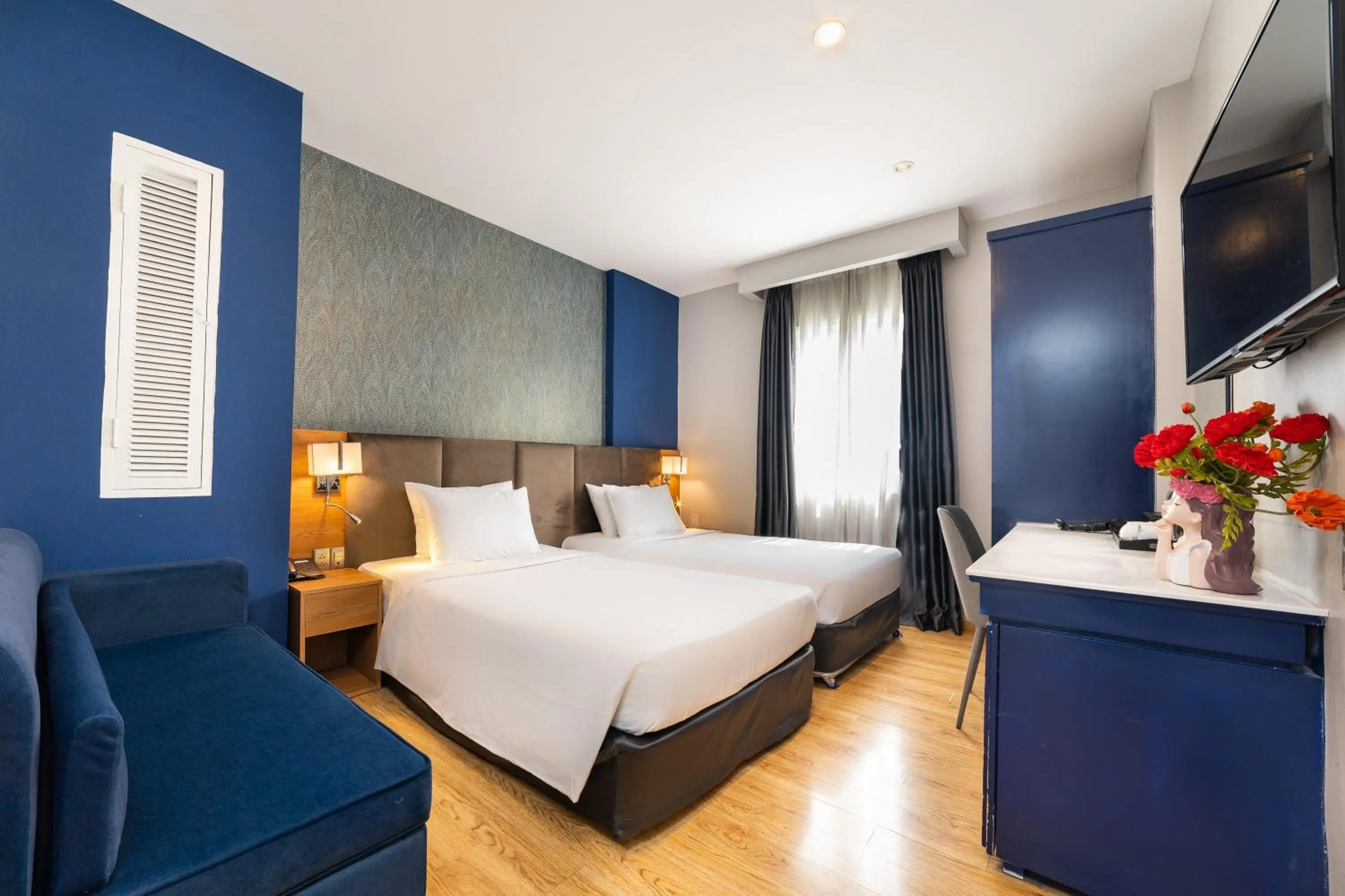 Photo of the whole room, Bed in Nicecy NganHa Hotel