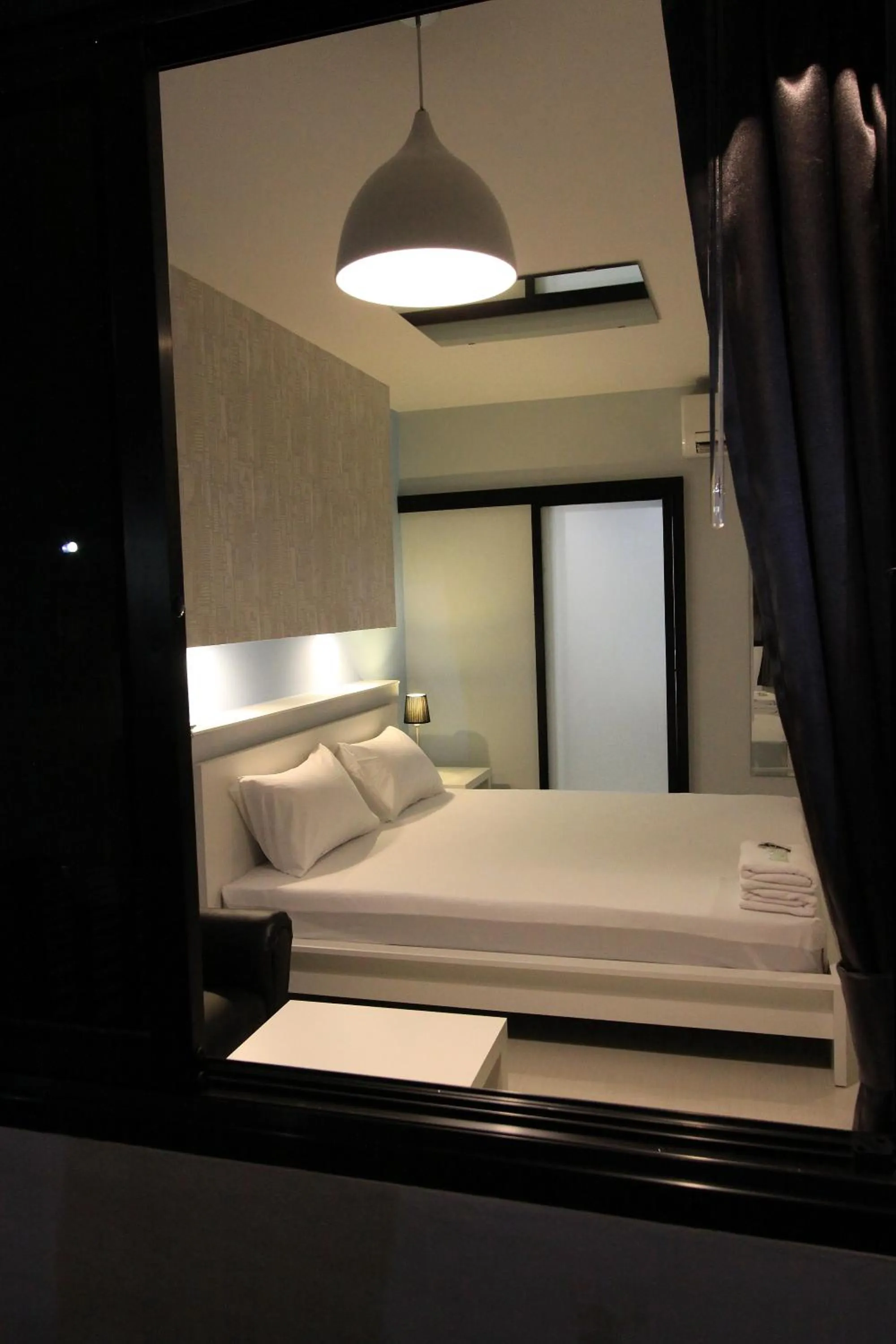 Bedroom, Bed in Eazy Motel B.a.n.g.n.a