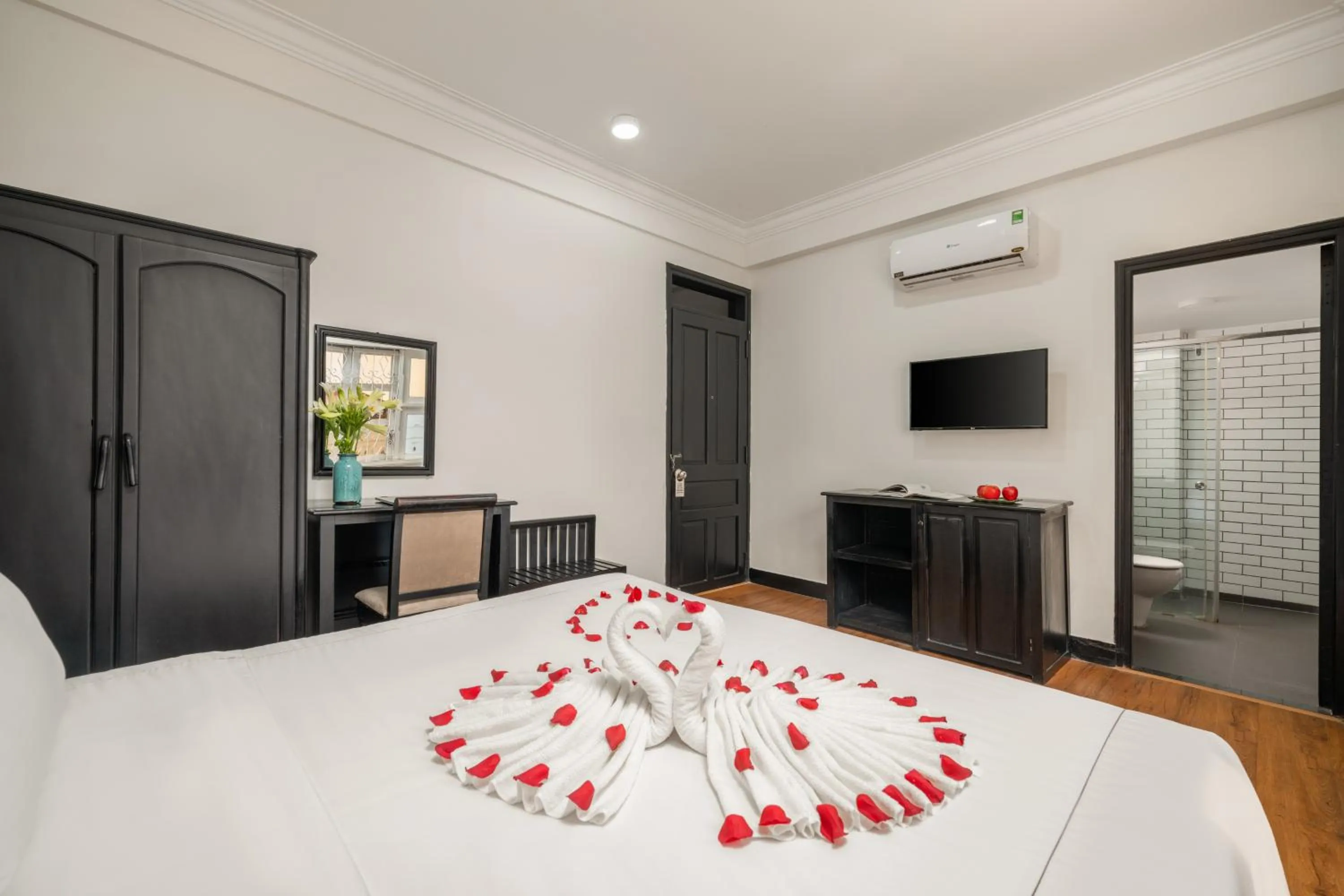 Bedroom, Bed in KLY Boutique Hotel Hue