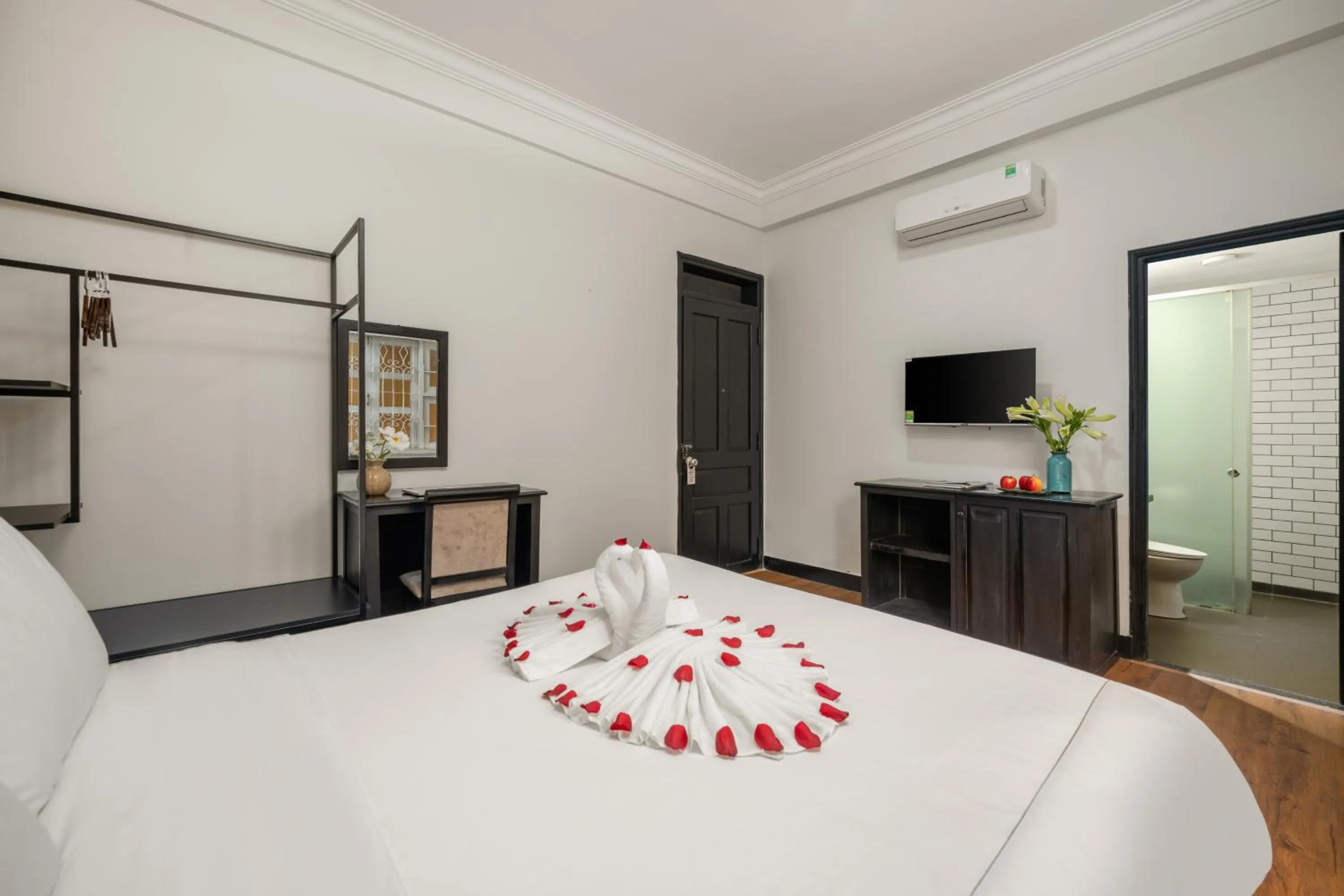 Bedroom, Bed in KLY Boutique Hotel Hue