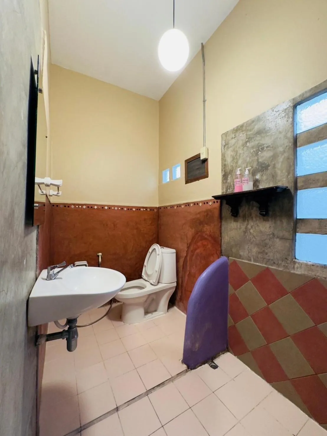 Bathroom in Mi Casa Thaphae Chiang Mai