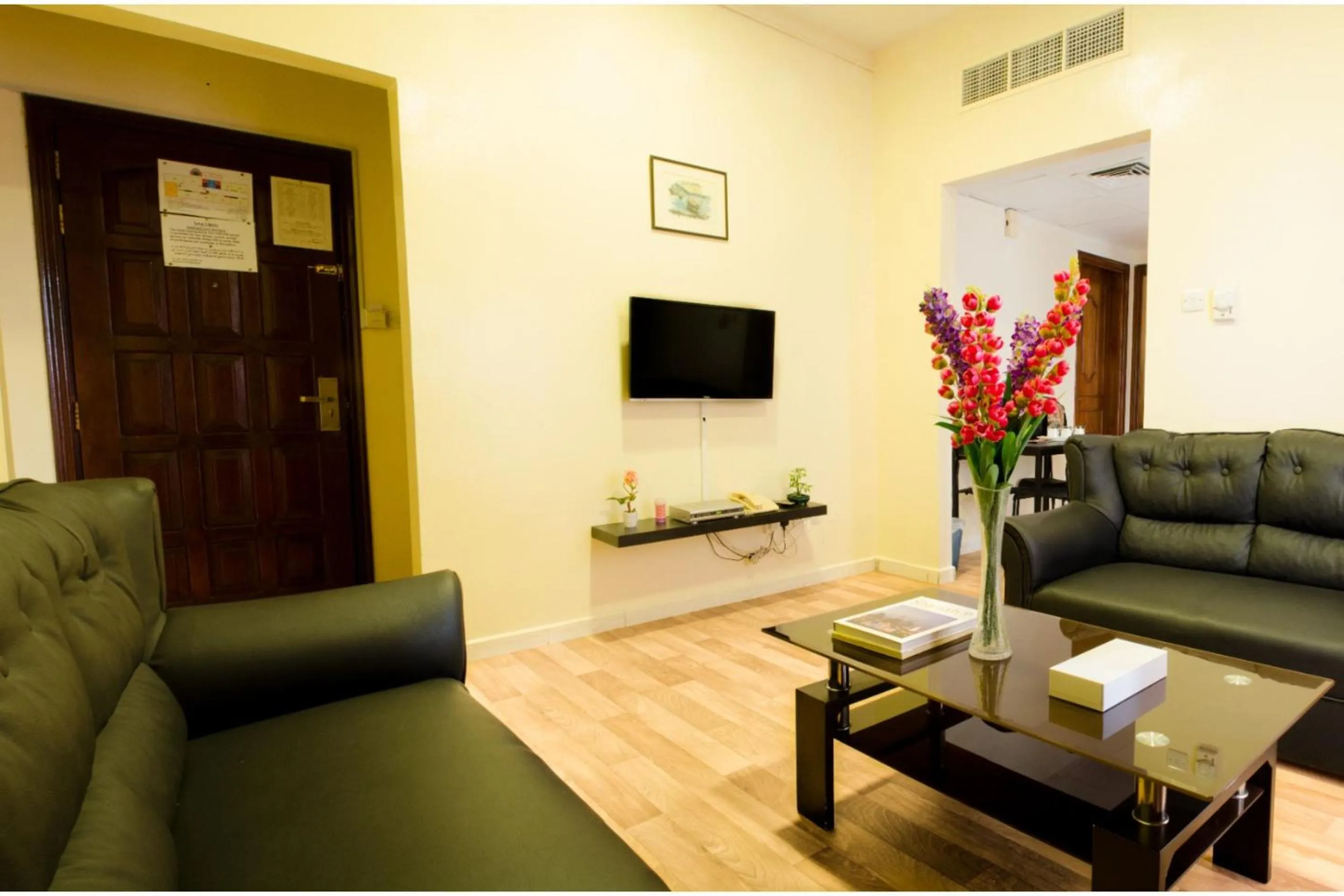 Seating area in Al Ferdous Hotel Apartment