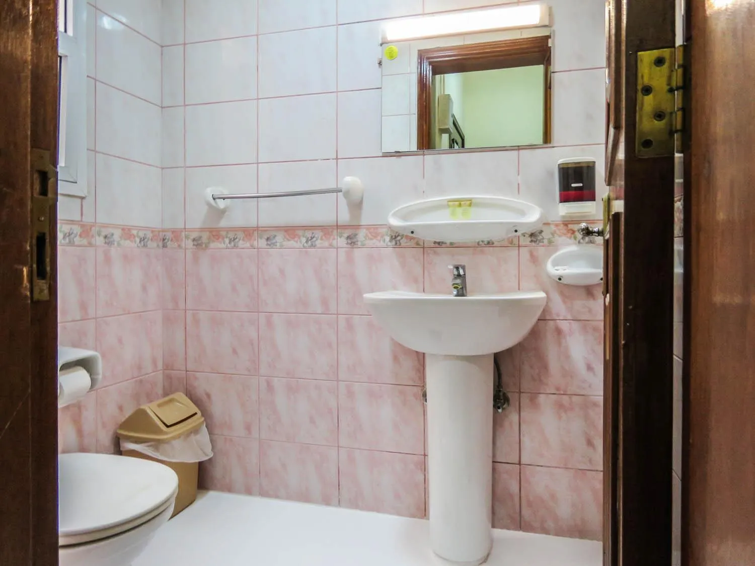 Bathroom in Al Ferdous Hotel Apartment