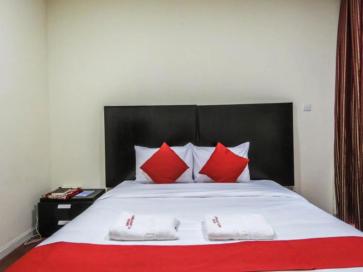 Photo of the whole room, Bed in Al Ferdous Hotel Apartment