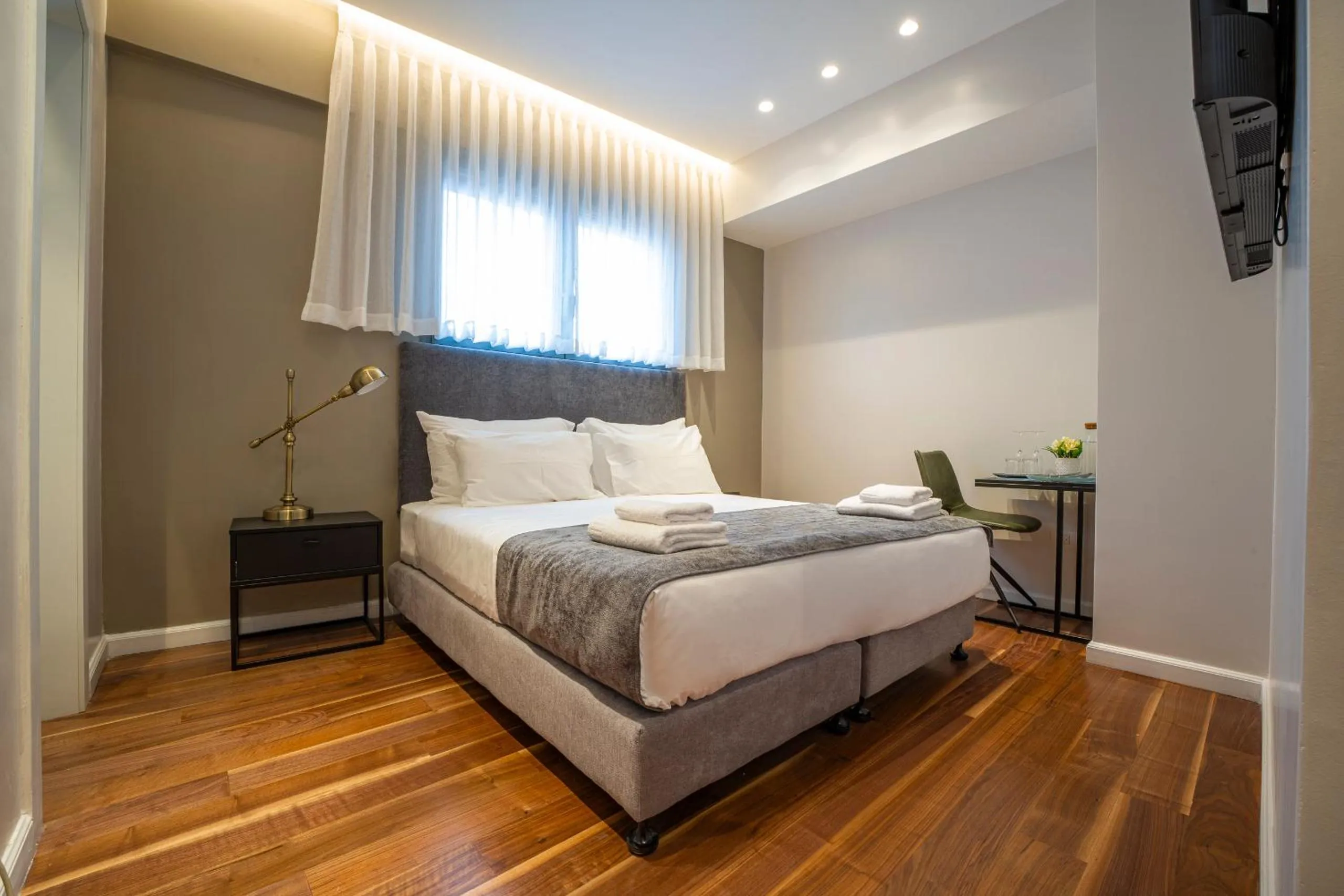 Photo of the whole room, Bed in Hematian Hotel by Effy