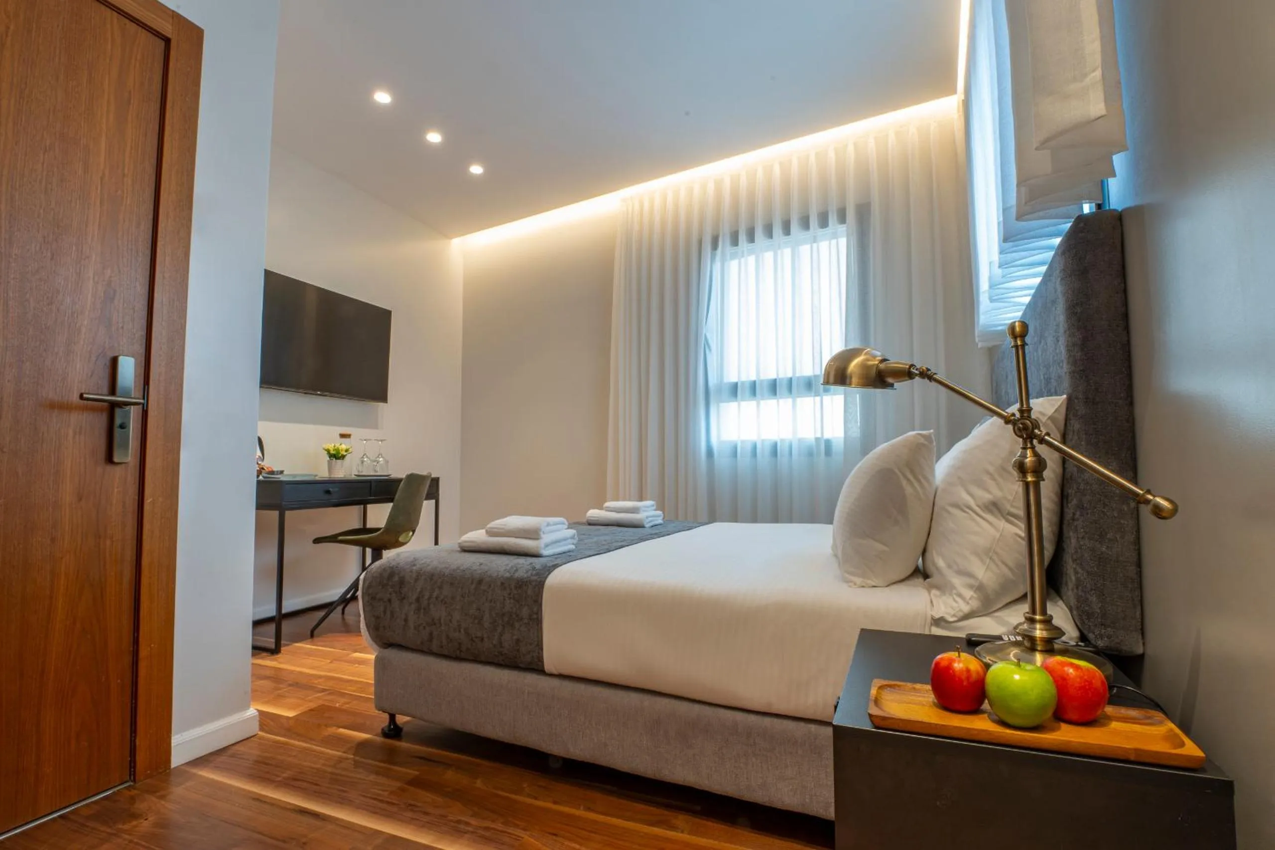 Photo of the whole room, Bed in Hematian Hotel by Effy