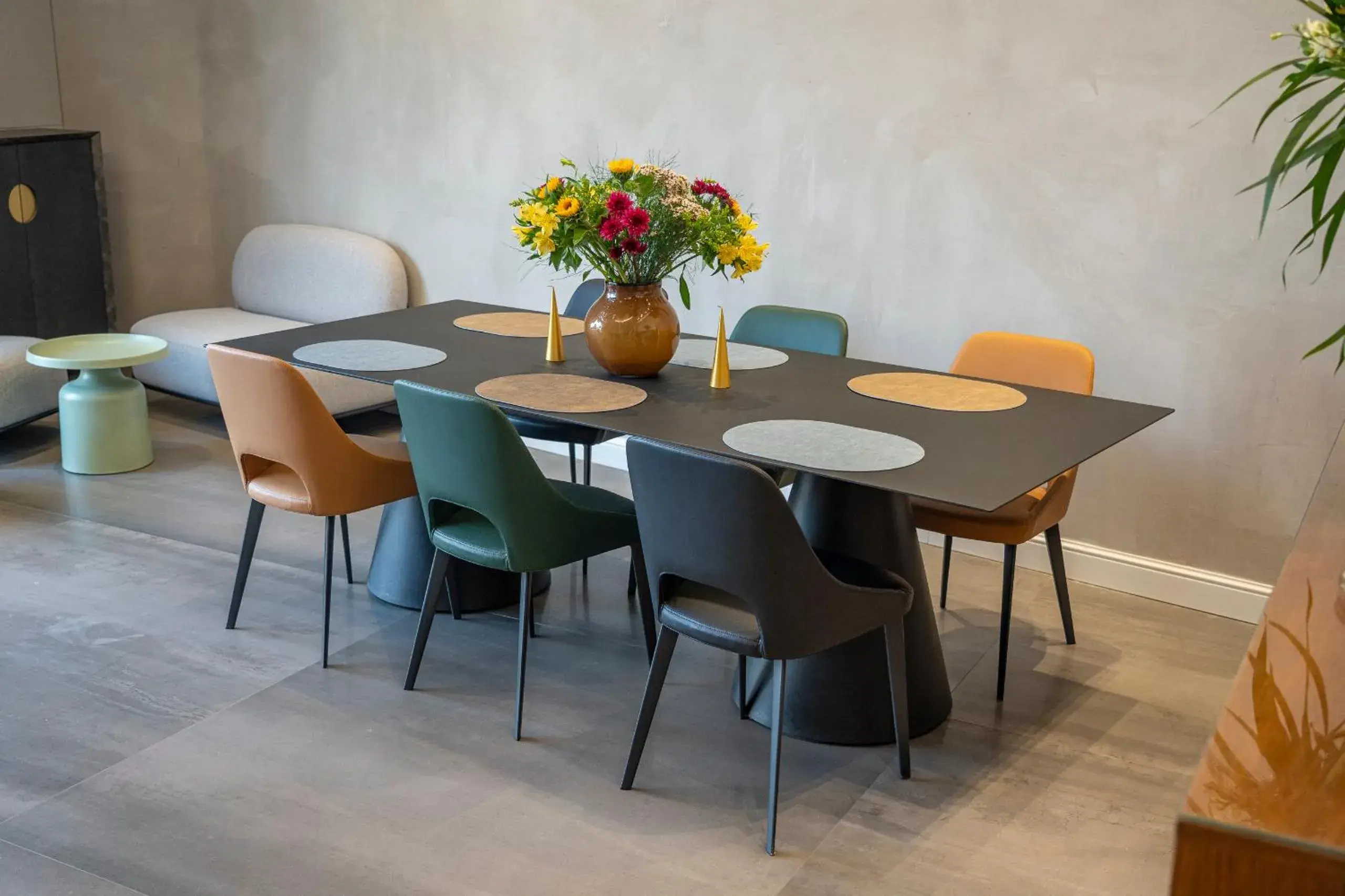 Restaurant/places to eat in Hematian Hotel by Effy Restaurant/places to eat in Hematian Hotel by Effy