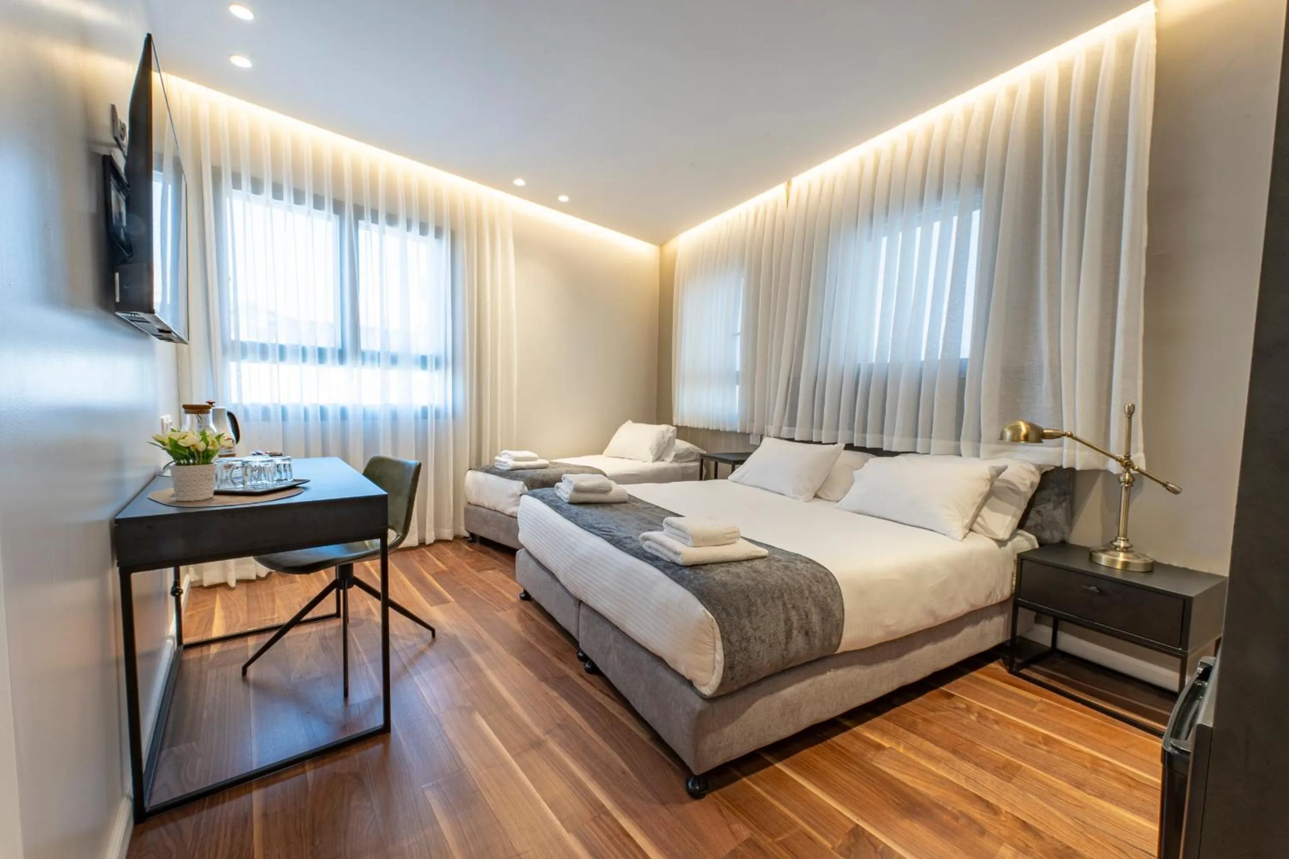 Photo of the whole room, Bed in Hematian Hotel by Effy