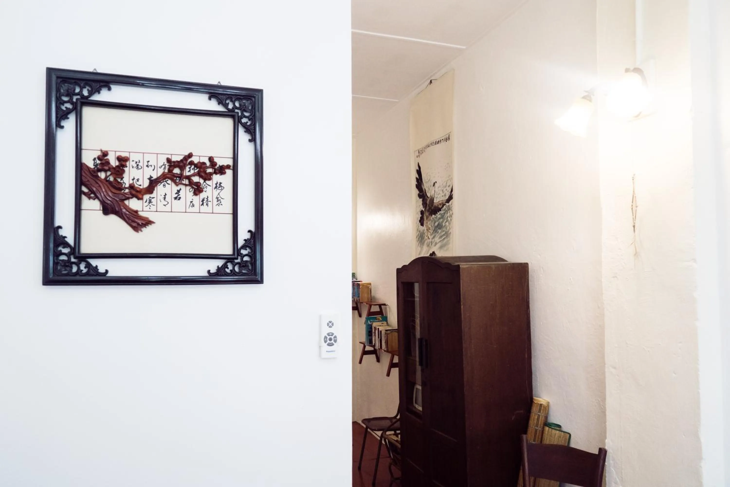 Communal lounge/ TV room in Sojourn Beds & Cafe