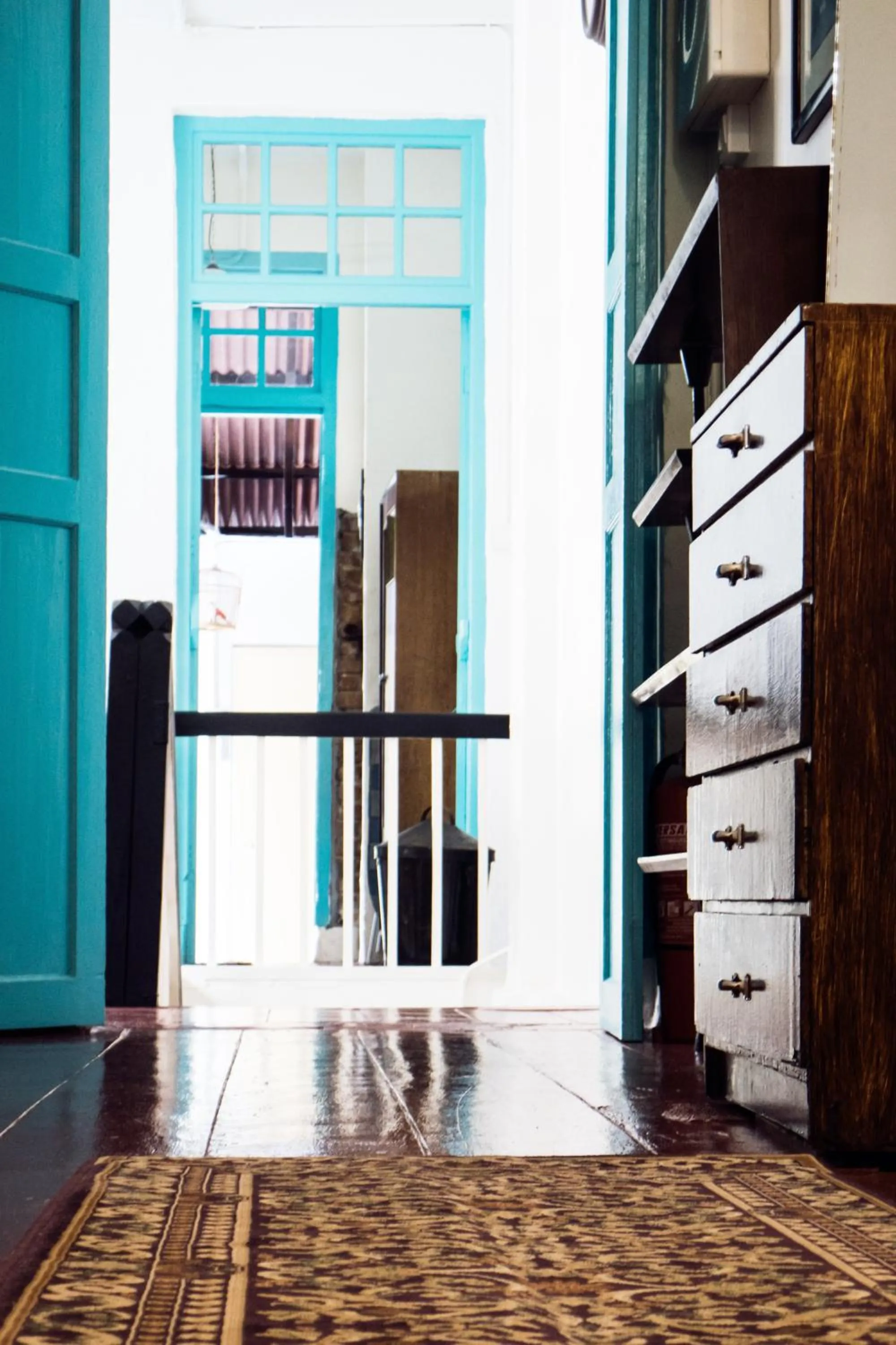 Communal lounge/ TV room in Sojourn Beds & Cafe