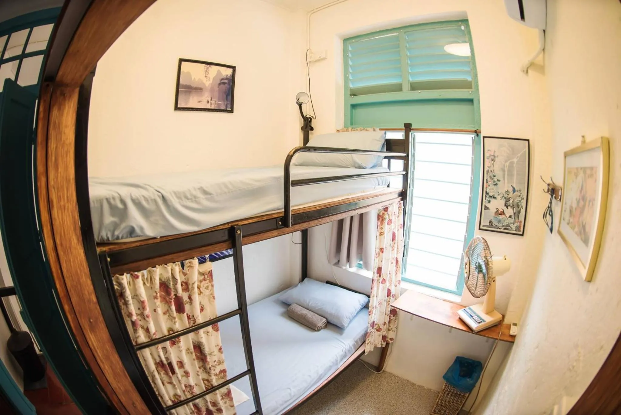 Bed in Sojourn Beds & Cafe