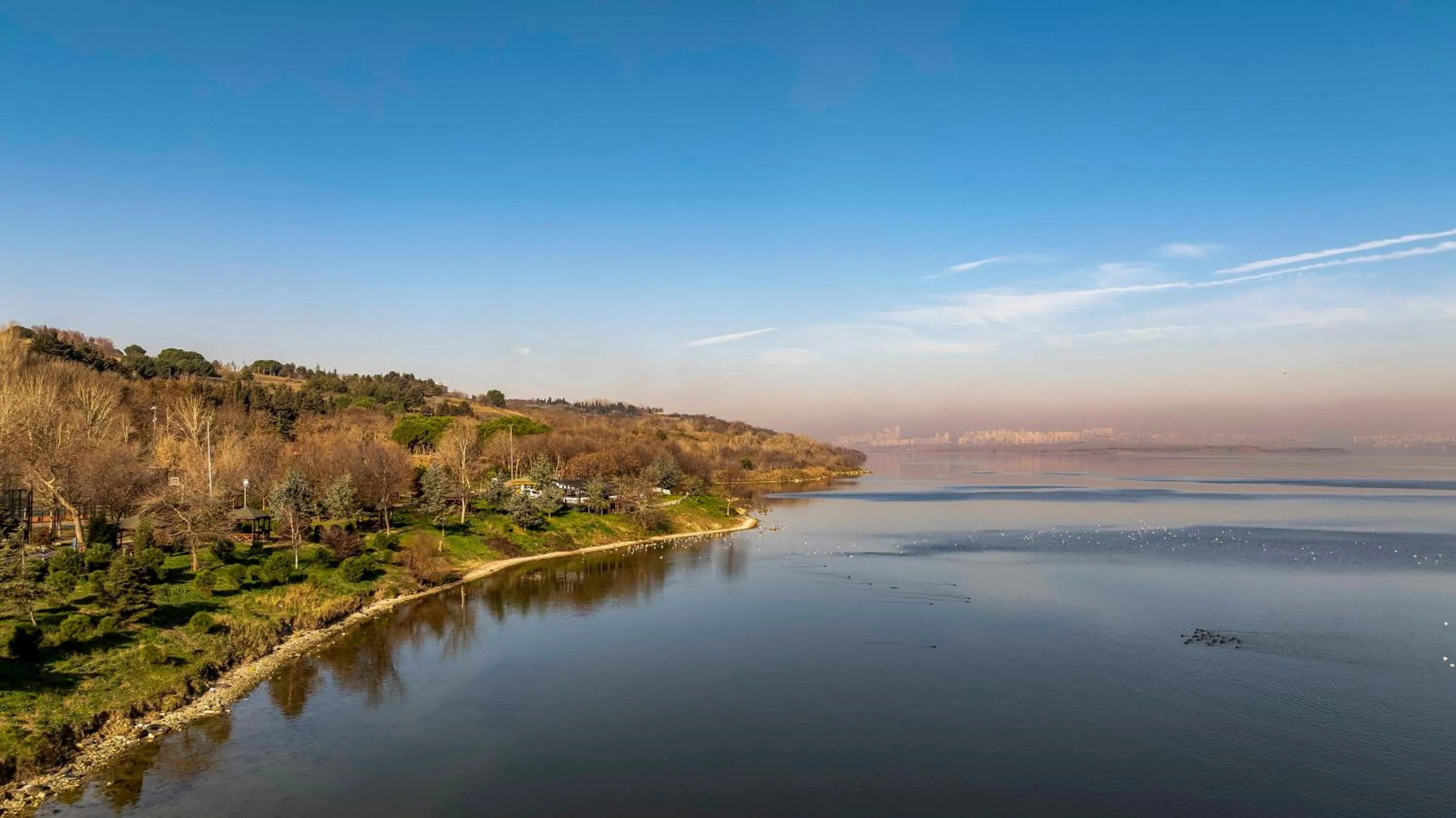 Lake view in Ezkar Bathonea Art İstanbul Hotel