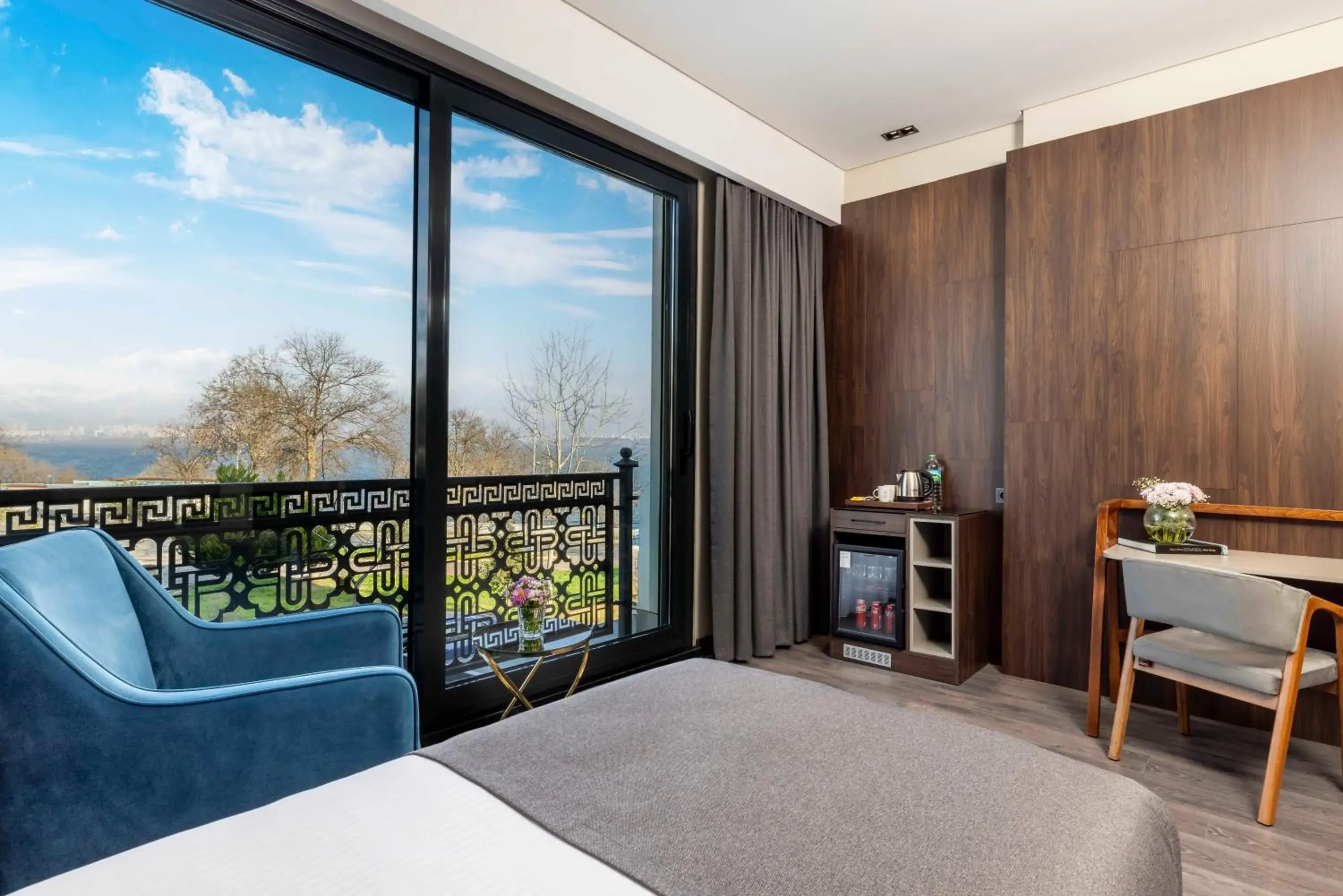 Photo of the whole room, Bed in Ezkar Bathonea Art İstanbul Hotel Photo of the whole room, Bed in Ezkar Bathonea Art İstanbul Hotel