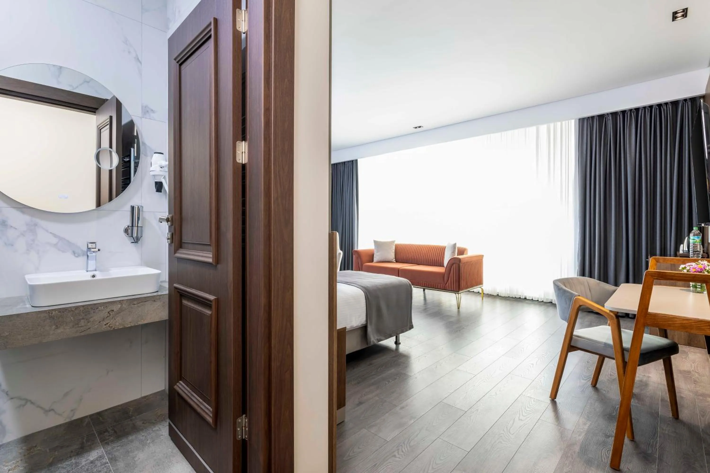 Photo of the whole room, Bed in Ezkar Bathonea Art İstanbul Hotel