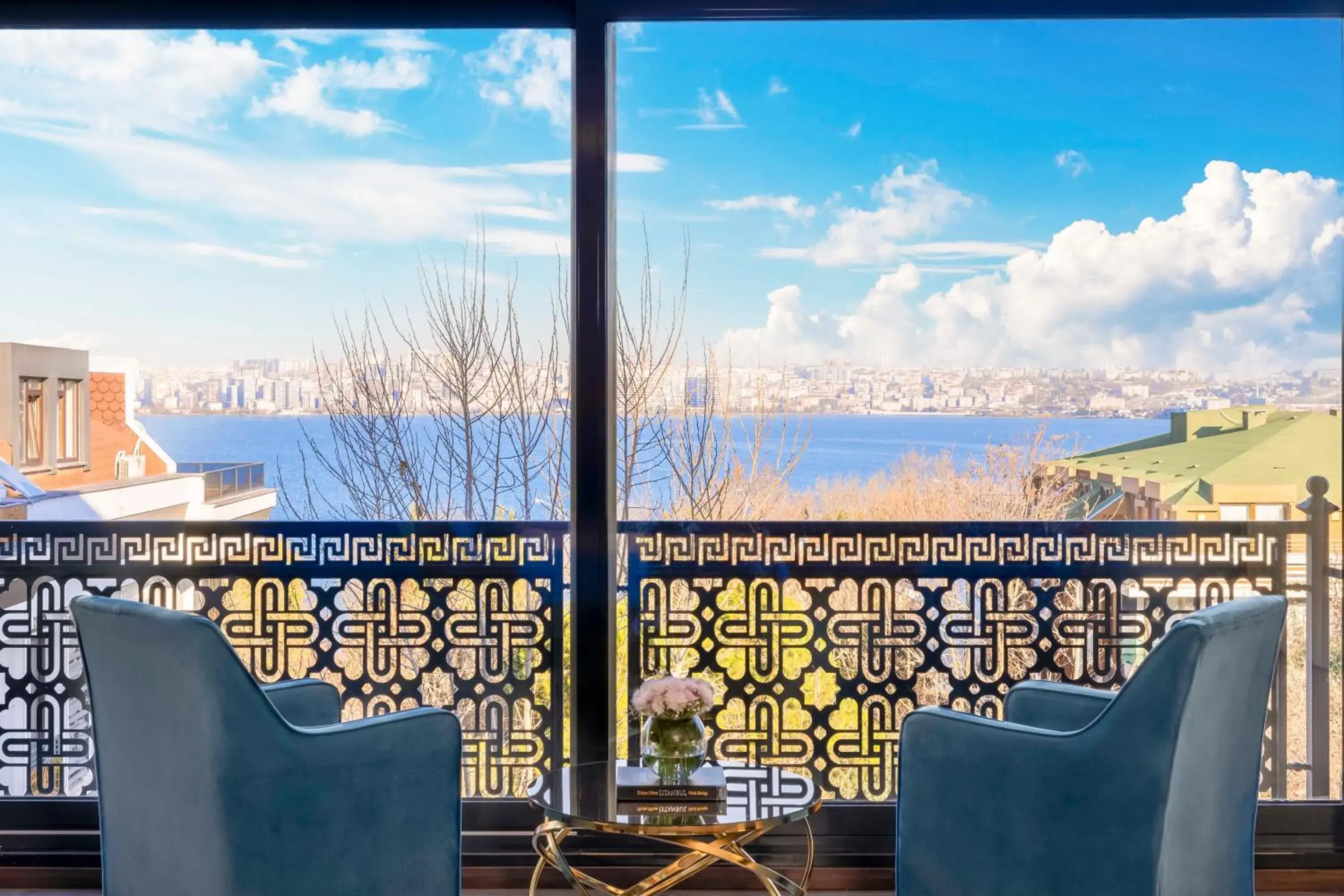 Lake view in Ezkar Bathonea Art İstanbul Hotel Lake view in Ezkar Bathonea Art İstanbul Hotel