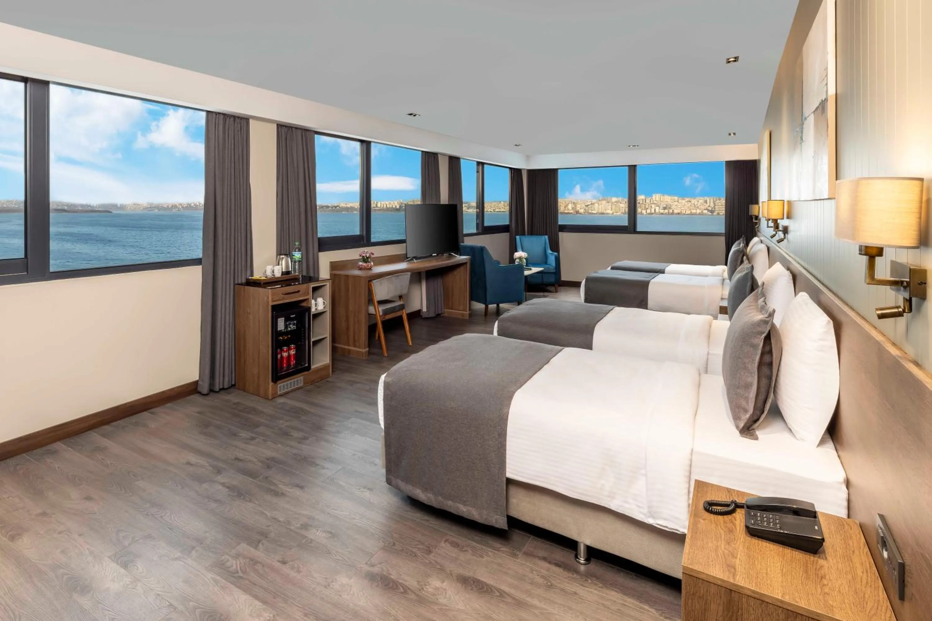 Photo of the whole room, Bed in Ezkar Bathonea Art İstanbul Hotel