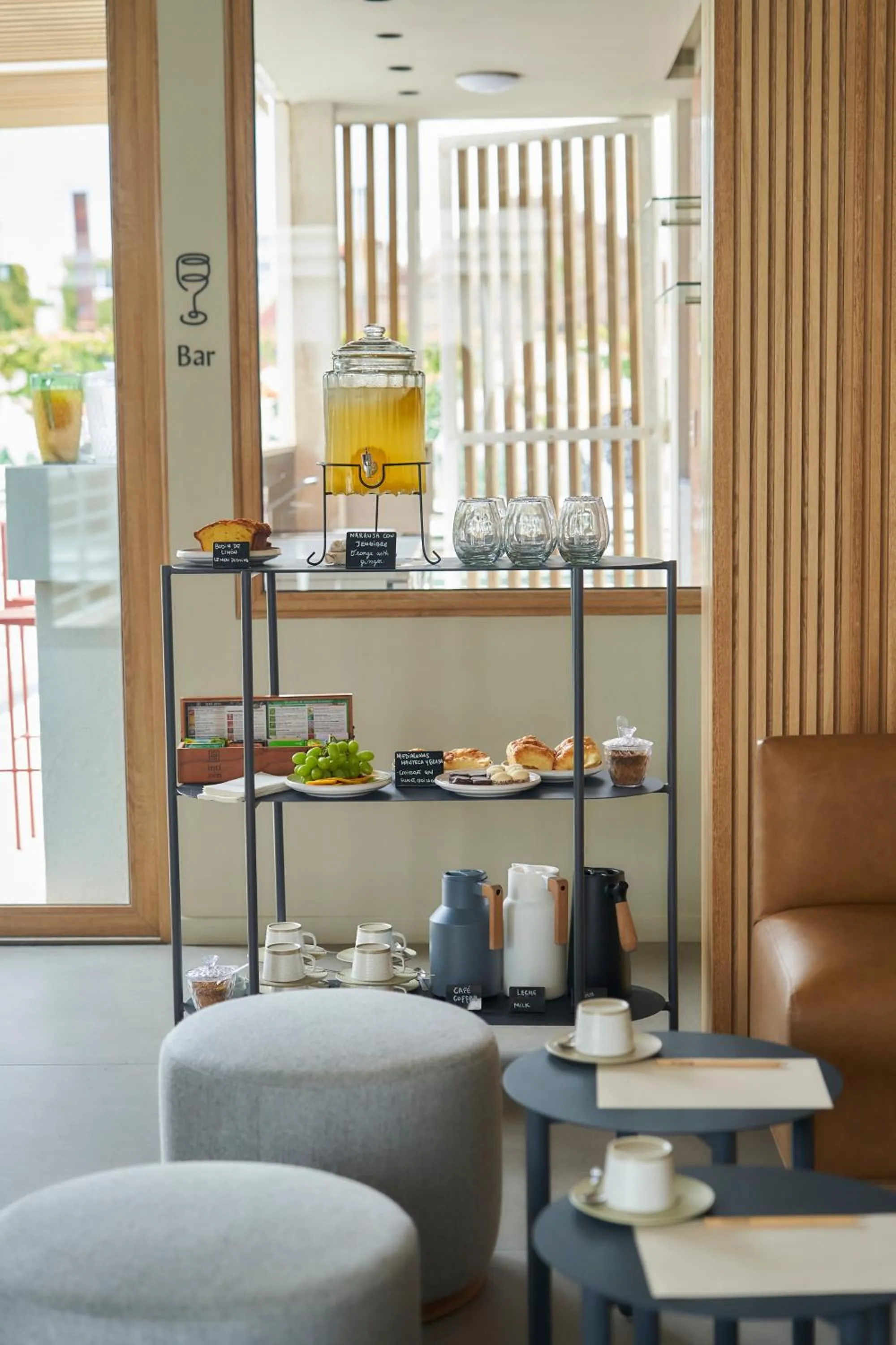 Communal lounge/ TV room in Bromelia Hotel Boutique