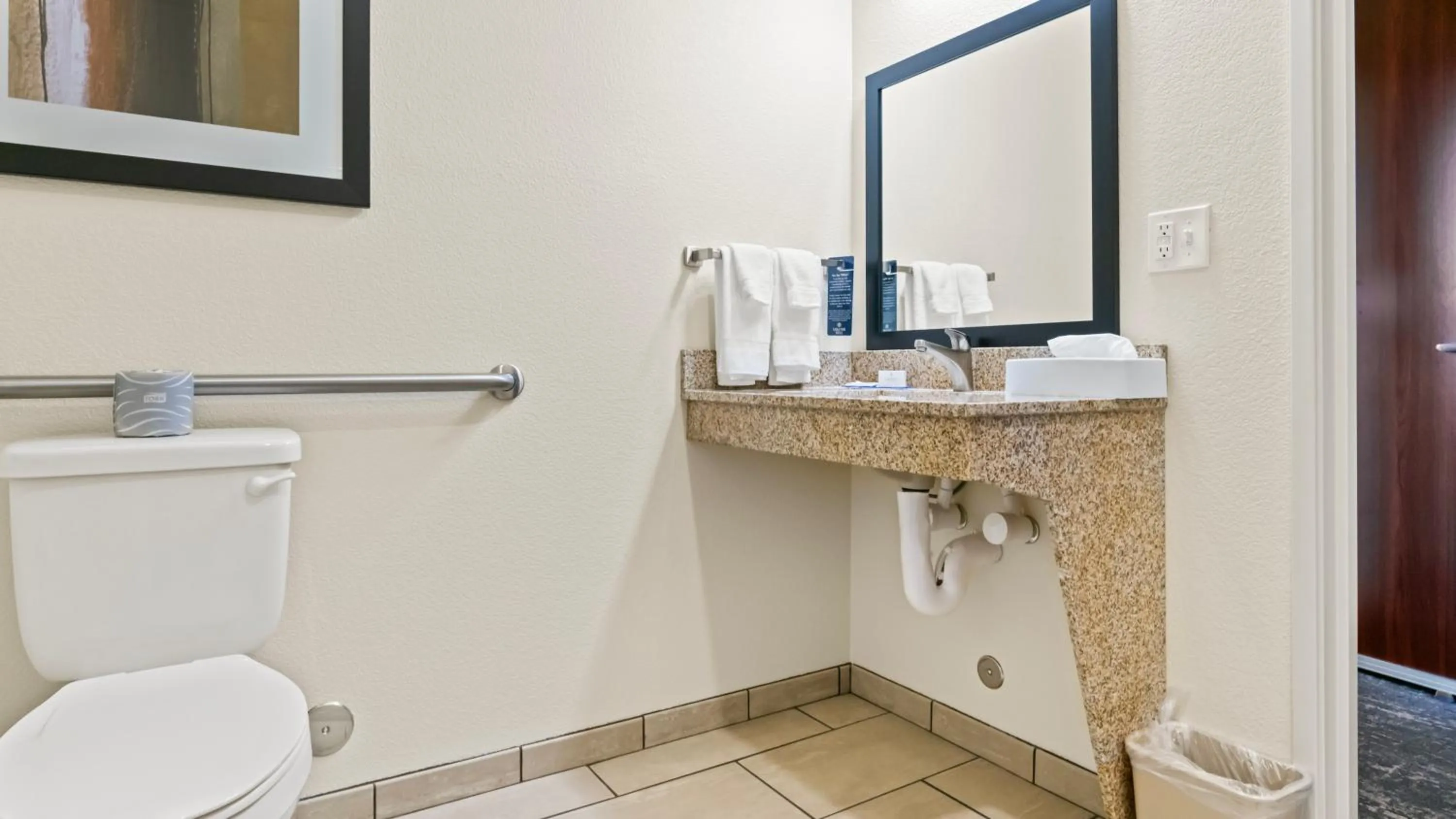 Bathroom in Cobblestone Inn & Suites - Julesburg