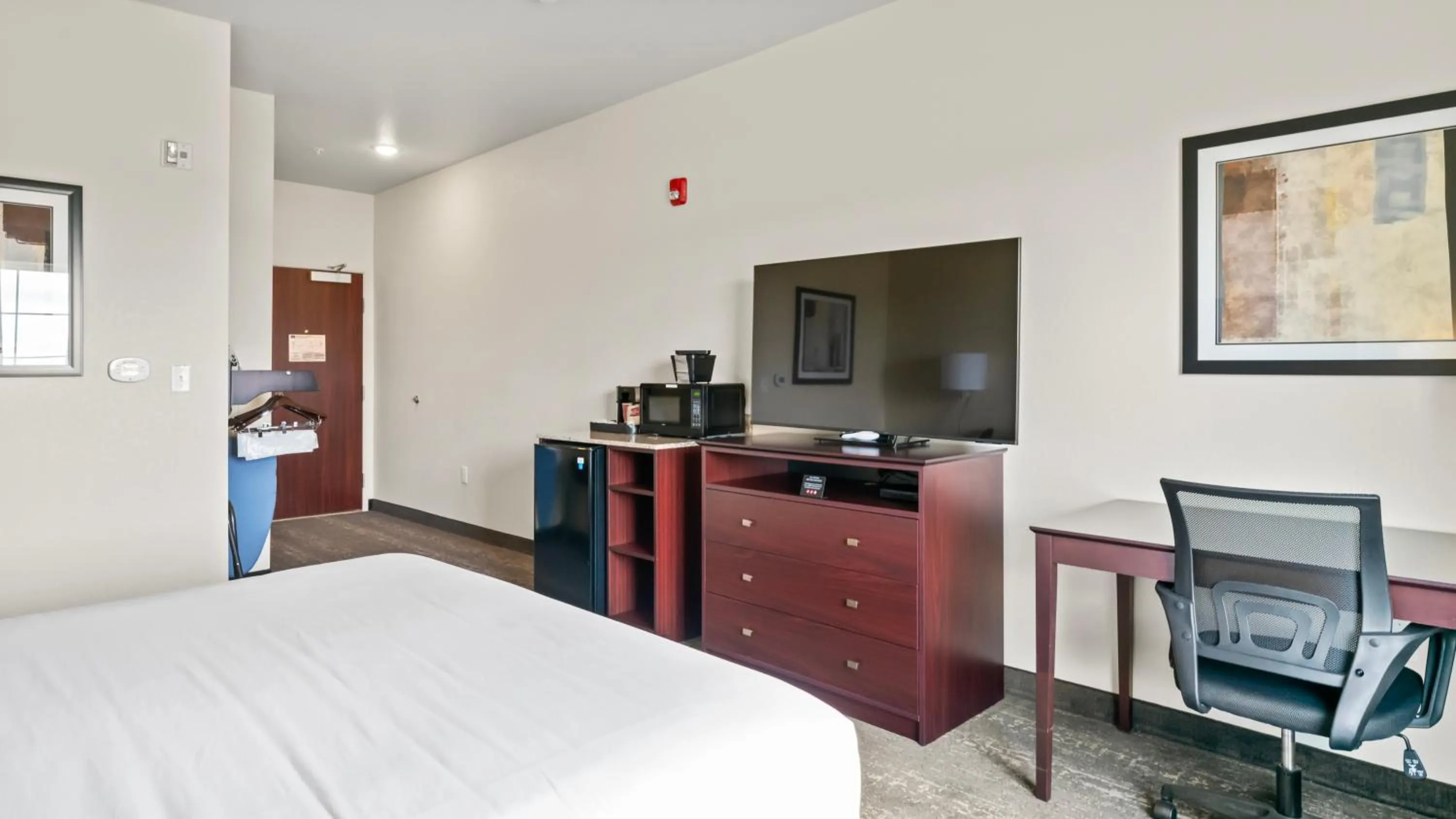 Bedroom, Bed in Cobblestone Inn & Suites - Julesburg