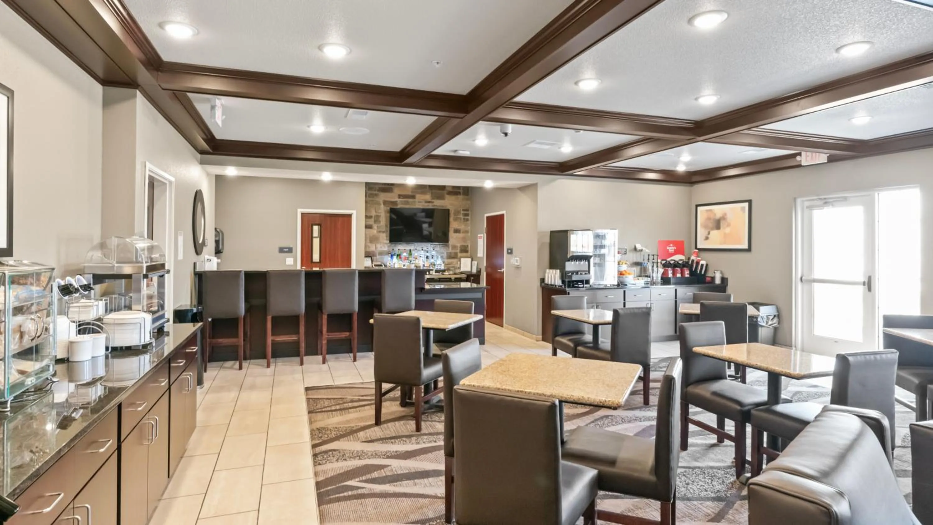 Breakfast in Cobblestone Inn & Suites - Julesburg
