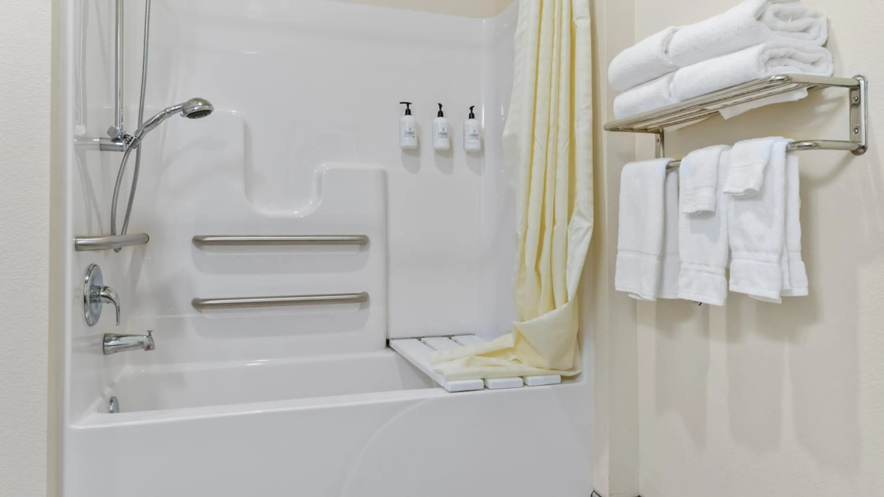 Bathroom in Cobblestone Inn & Suites - Julesburg