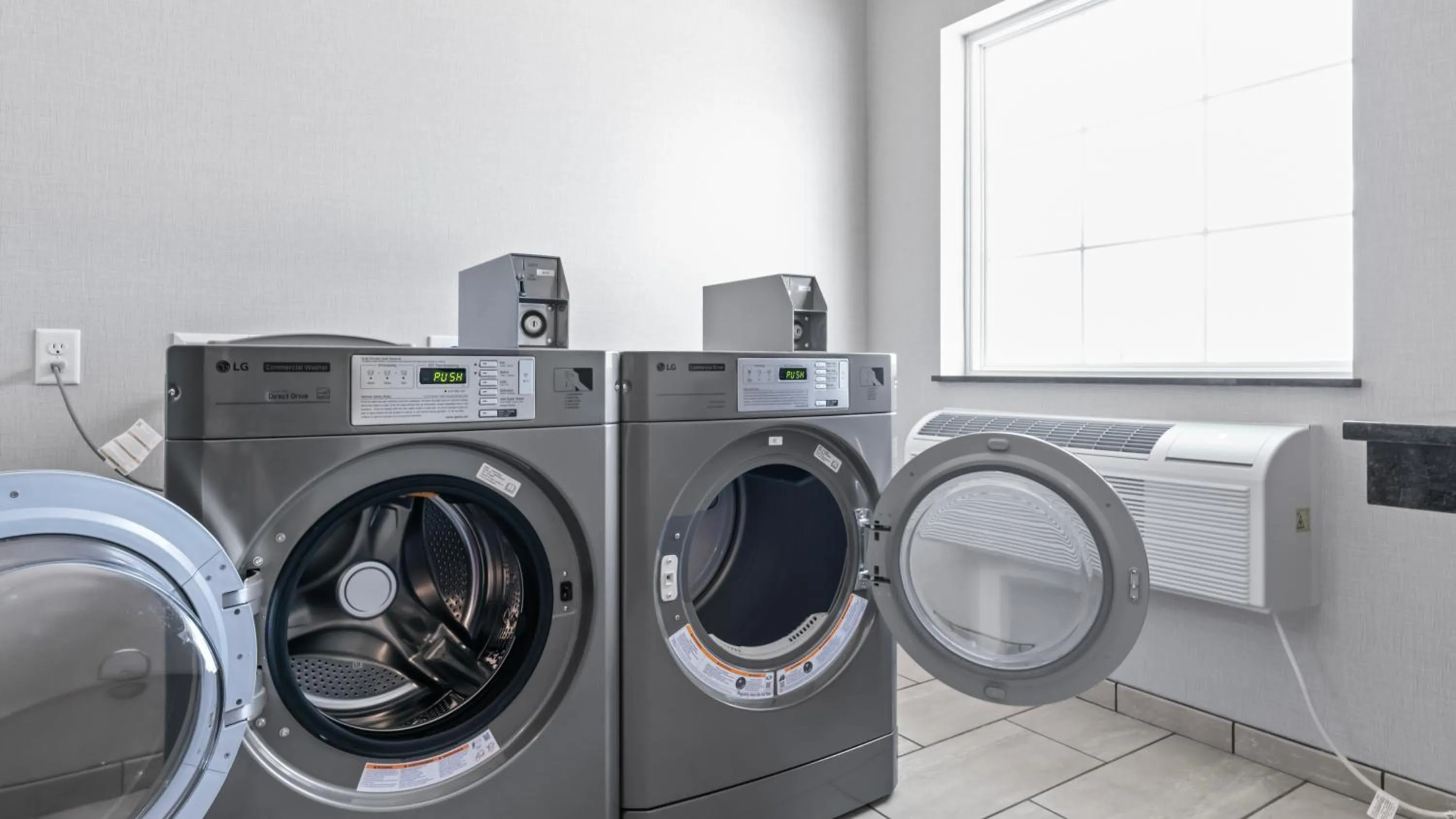 laundry in Cobblestone Inn & Suites - Julesburg