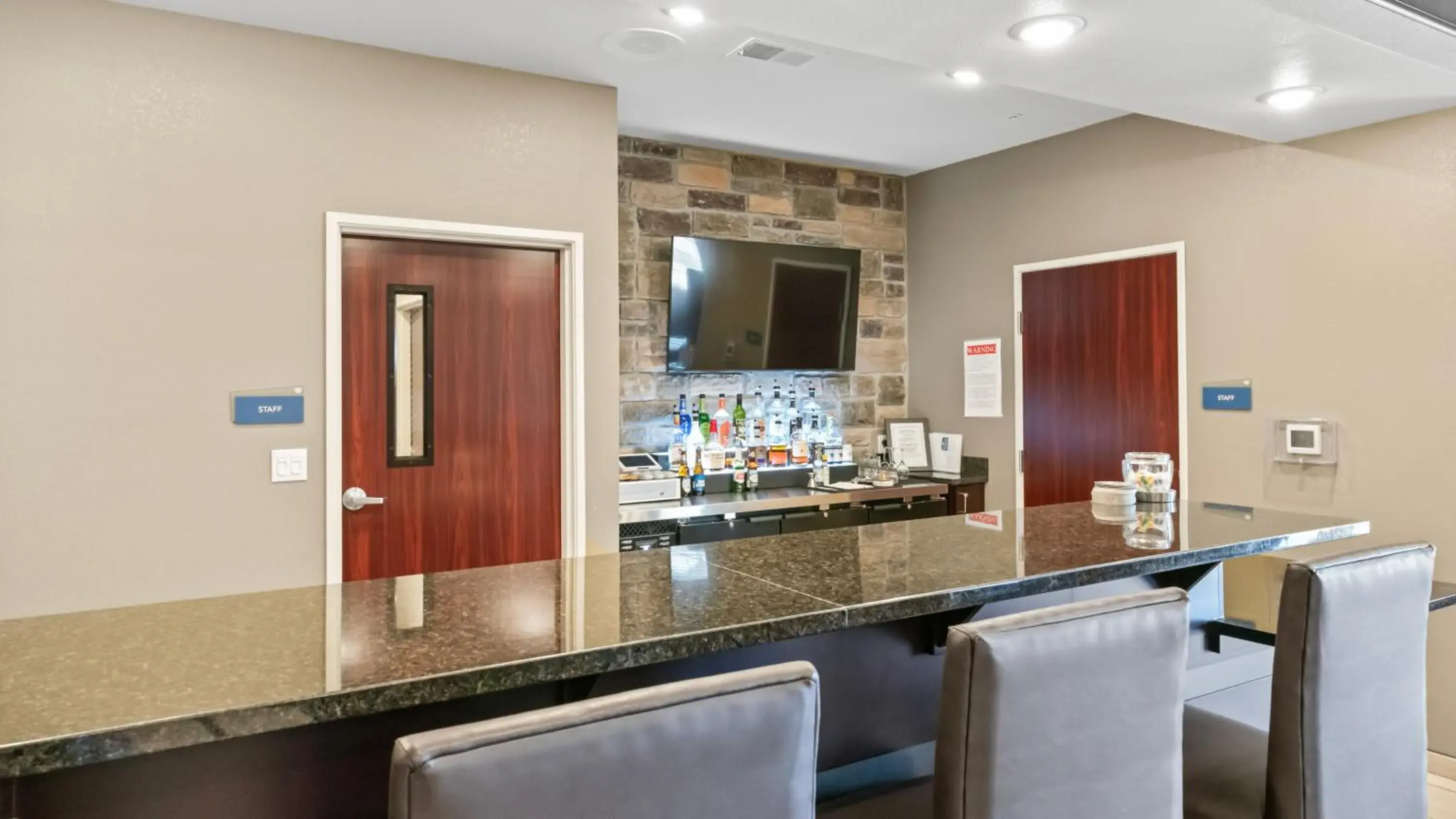 Lounge or bar in Cobblestone Inn & Suites - Julesburg Lounge or bar in Cobblestone Inn & Suites - Julesburg