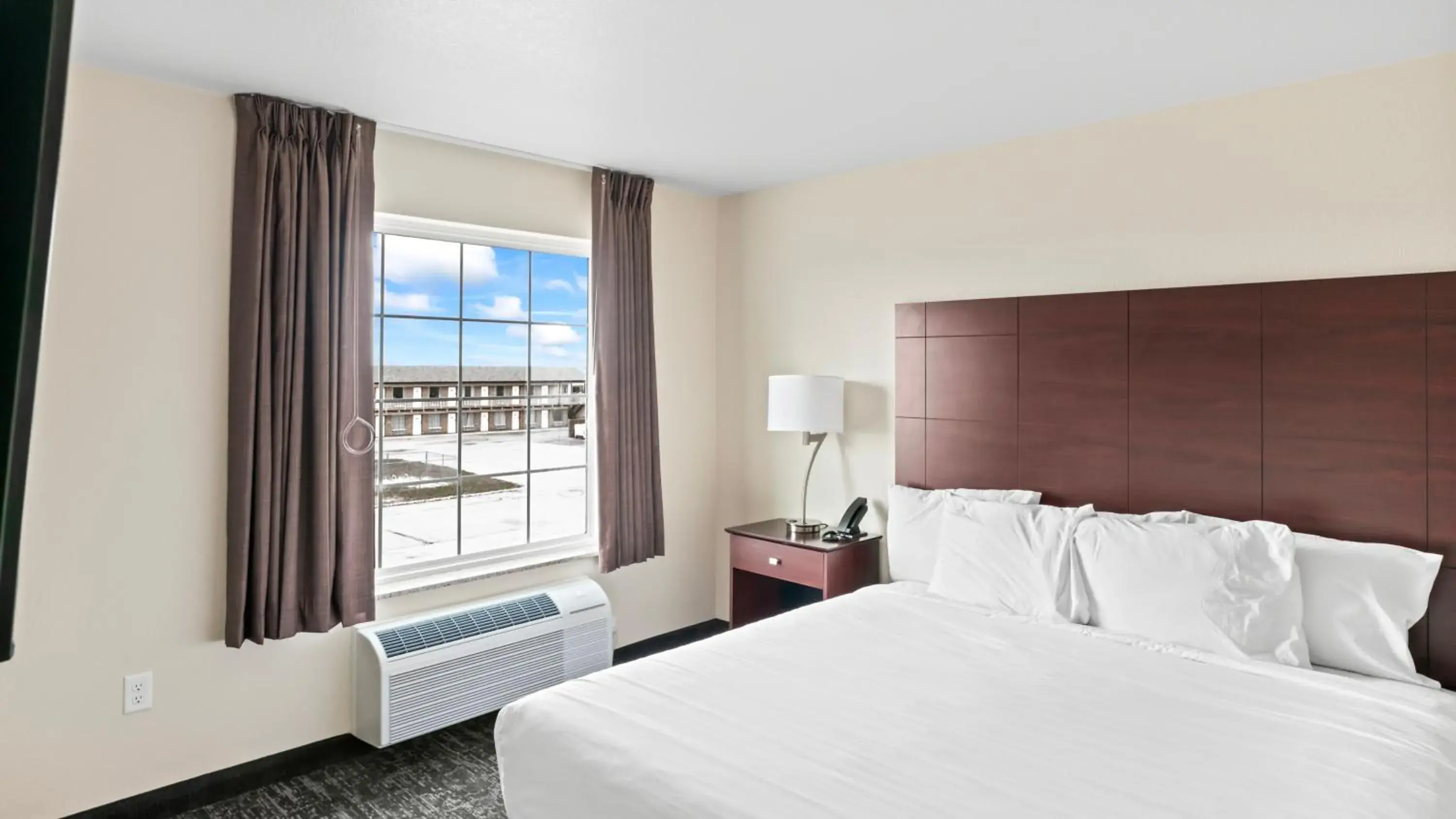 Bed in Cobblestone Inn & Suites - Julesburg Bed in Cobblestone Inn & Suites - Julesburg