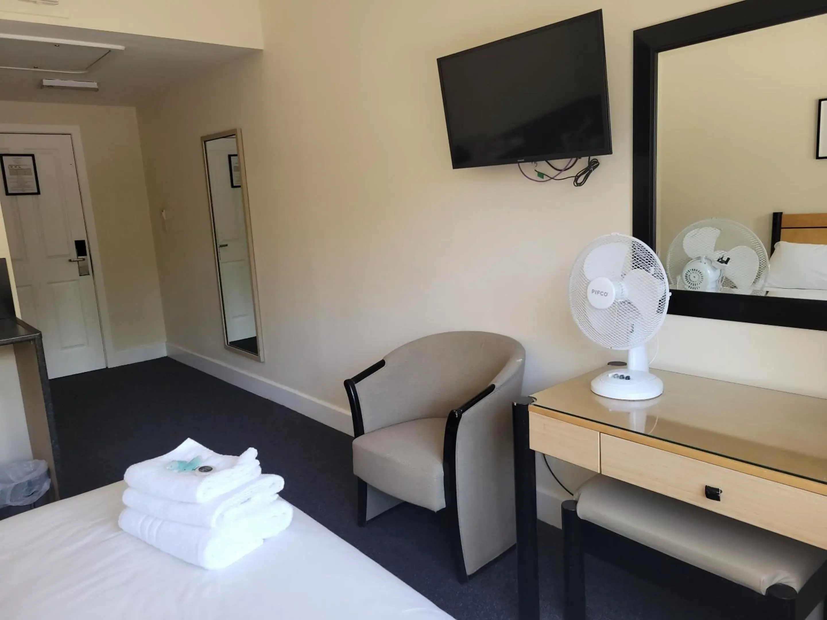 En-suite Double Room - single occupancy in Nysdill Accommodation En-suite Double Room - single occupancy in Nysdill Accommodation