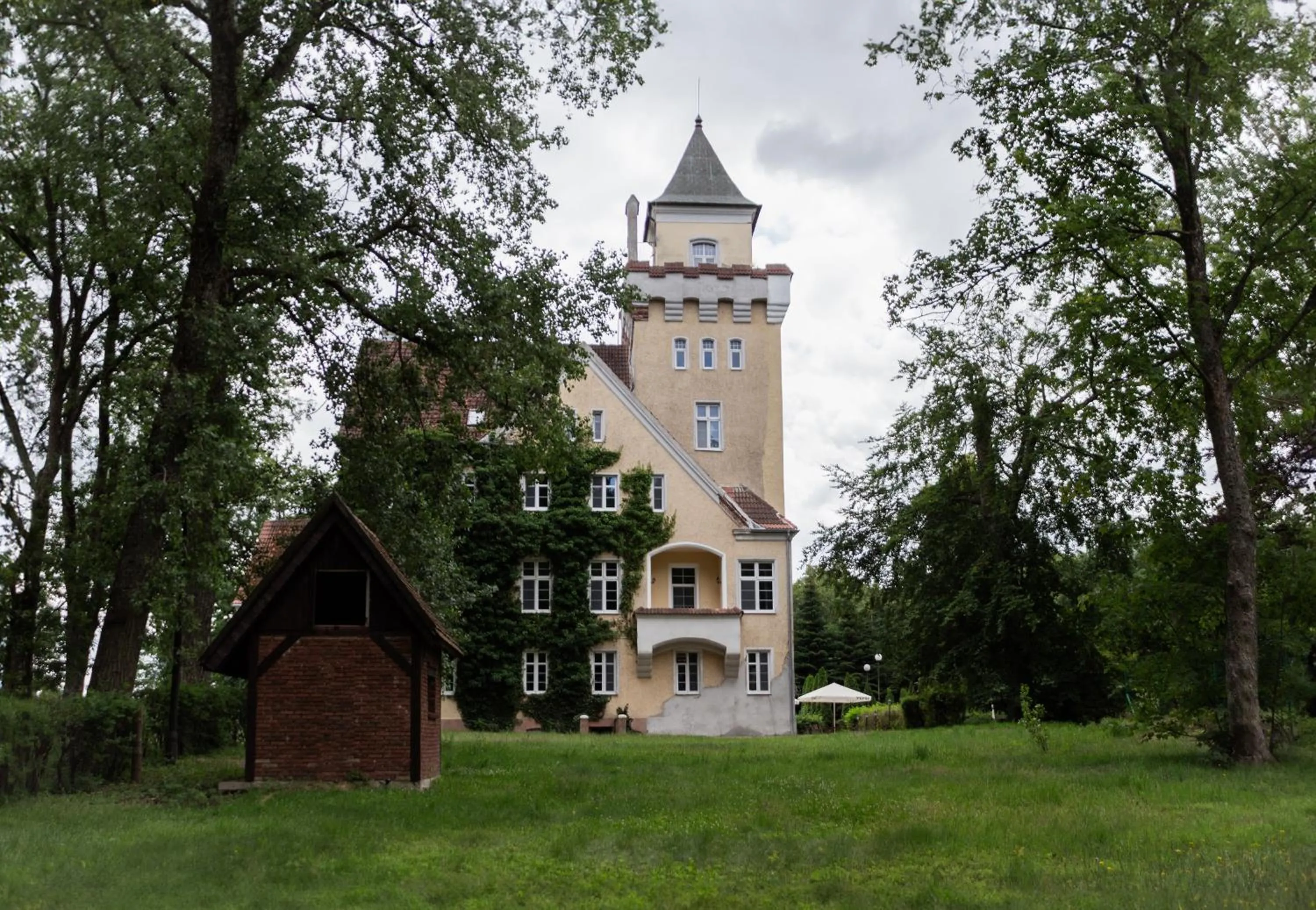 Property building in Zamek Nowęcin