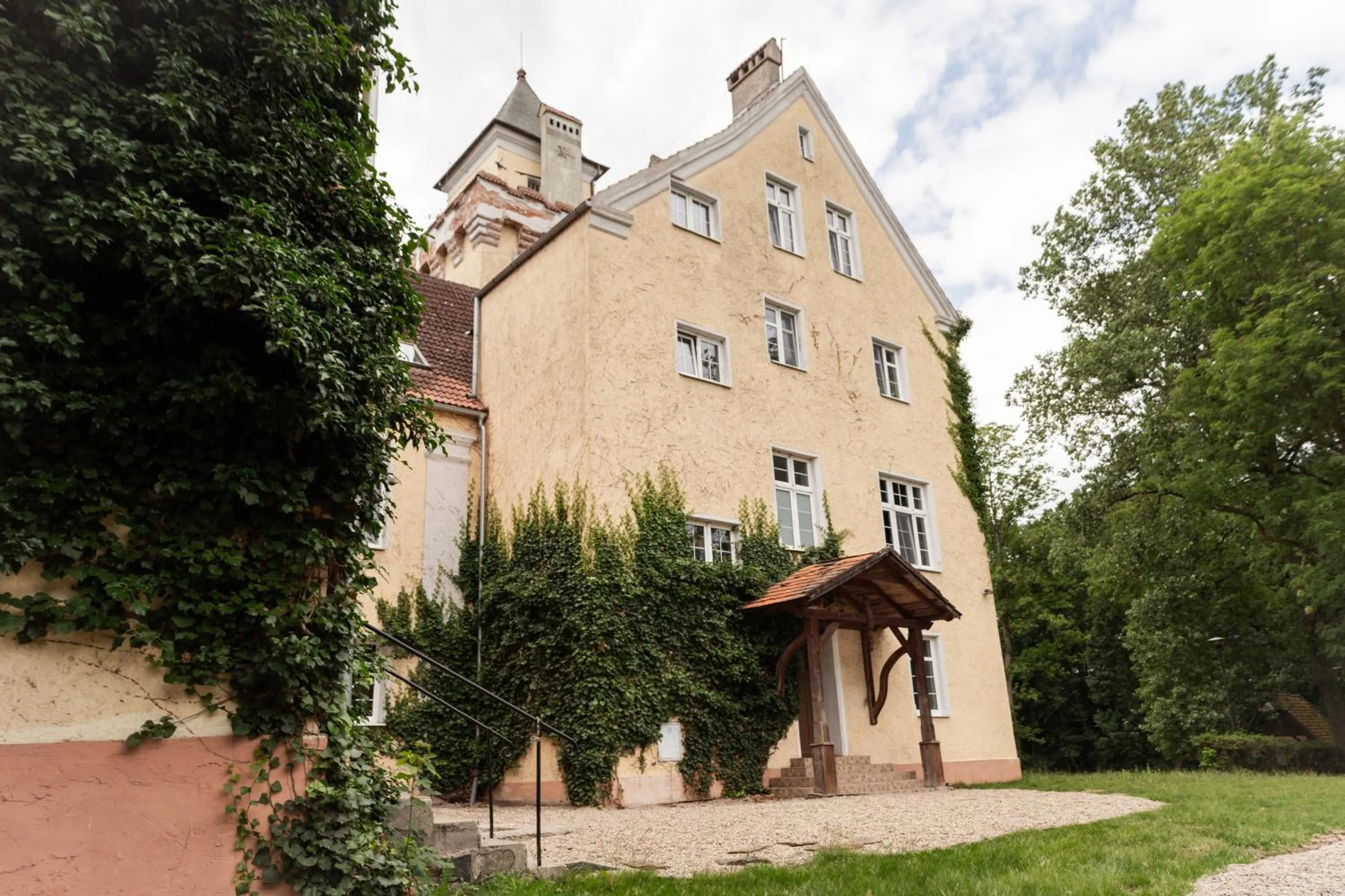 Property building in Zamek Nowęcin