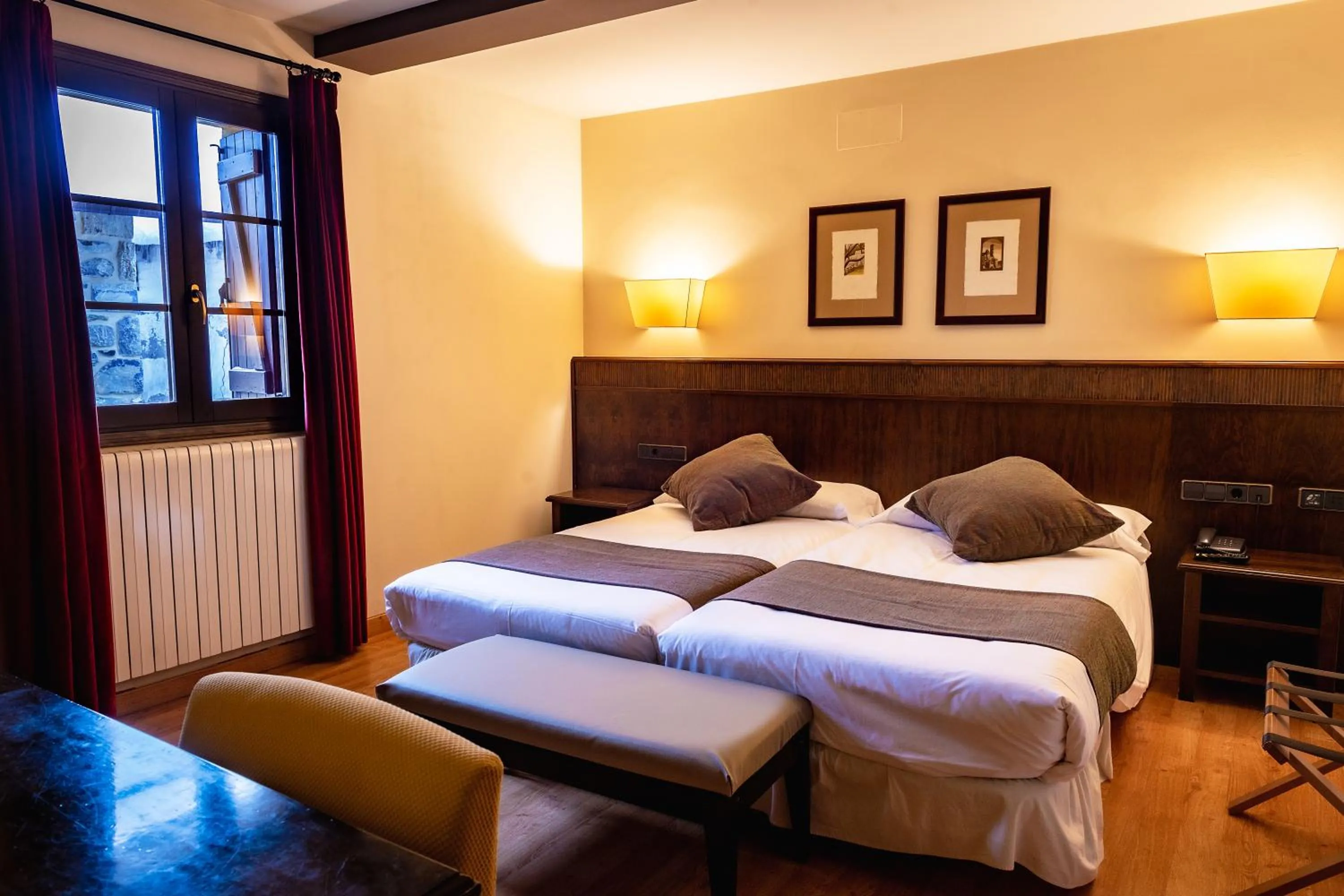 Bed in Hotel Valle De Izas