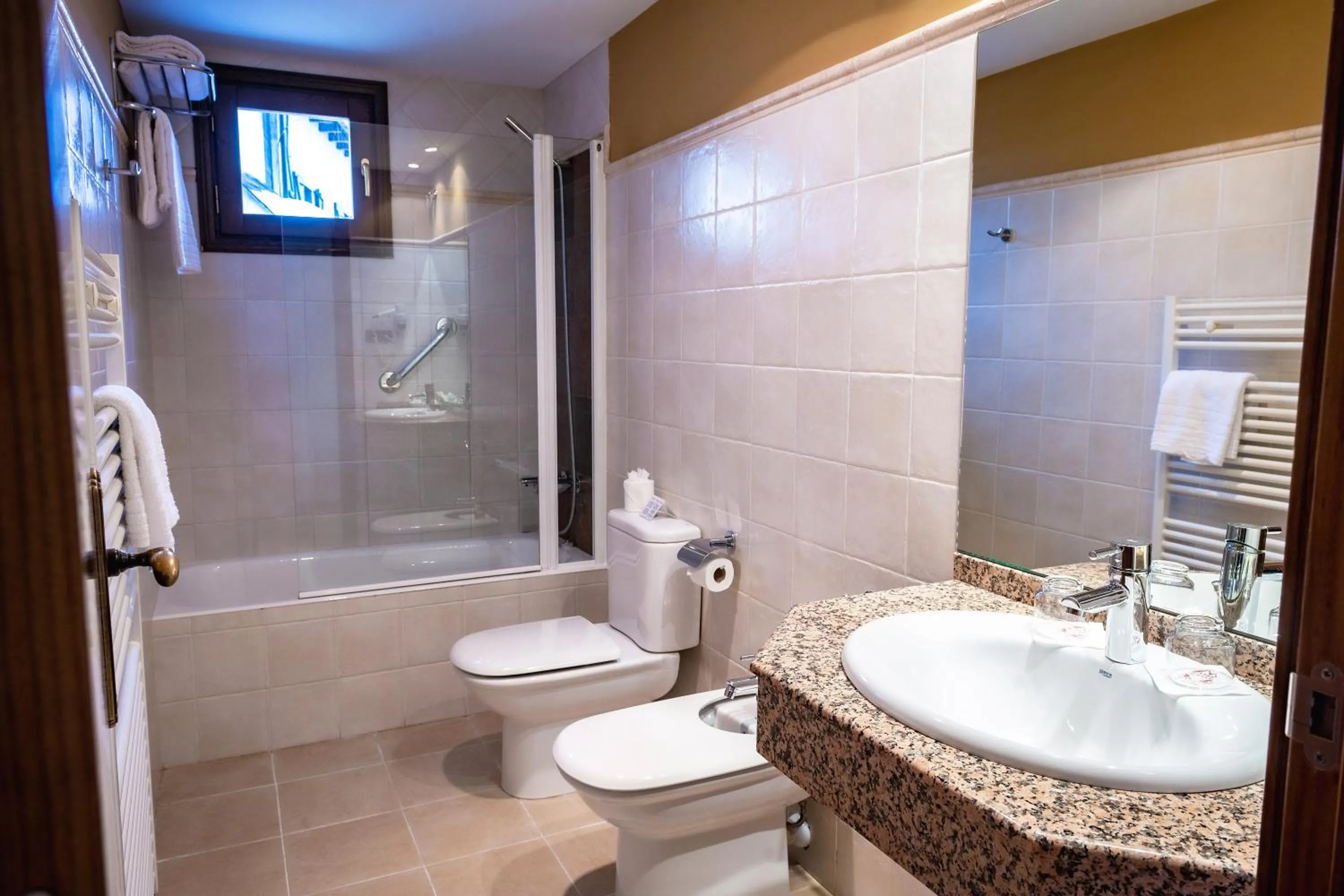 Bathroom in Hotel Valle De Izas