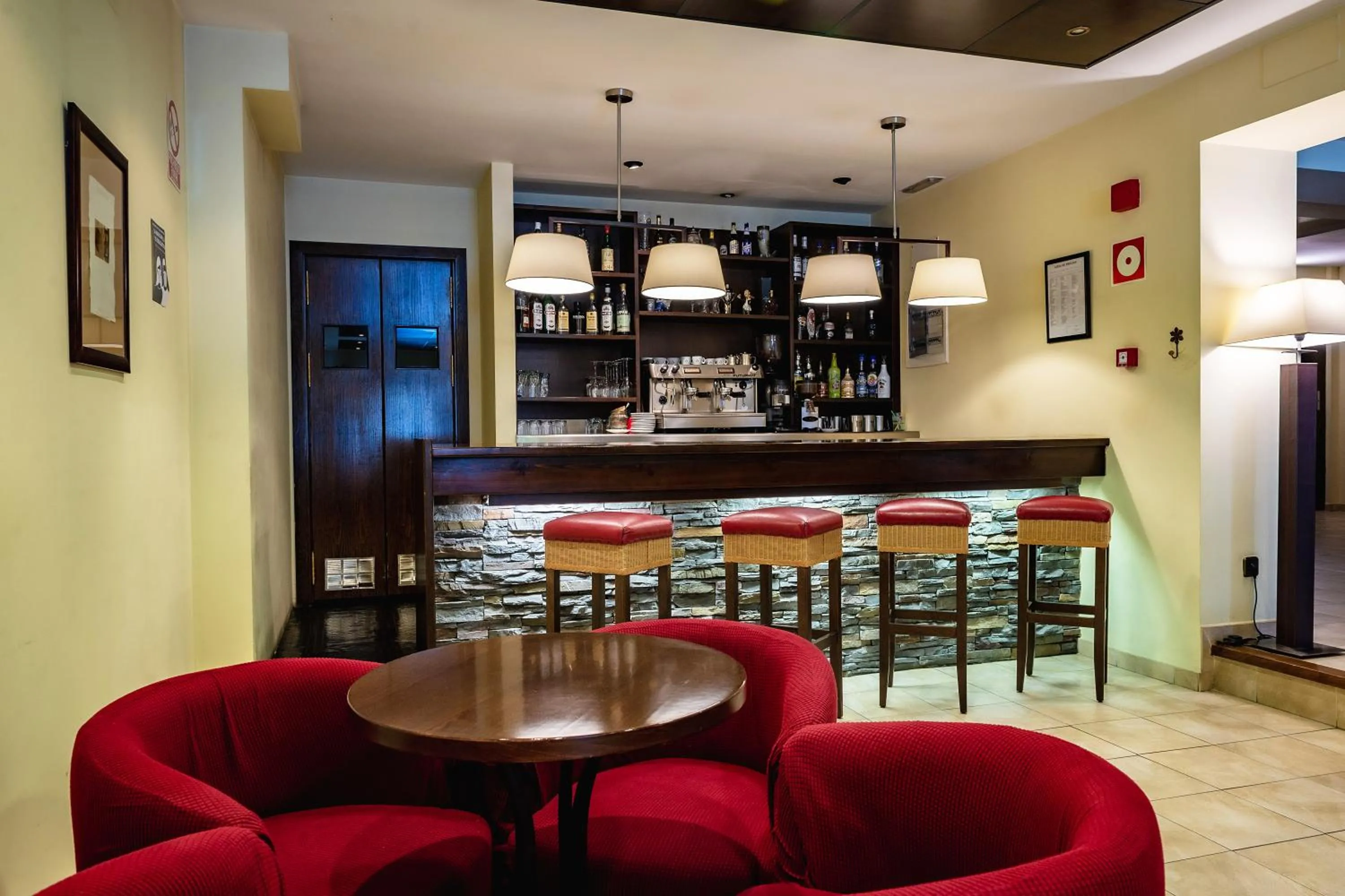 Lounge or bar in Hotel Valle De Izas
