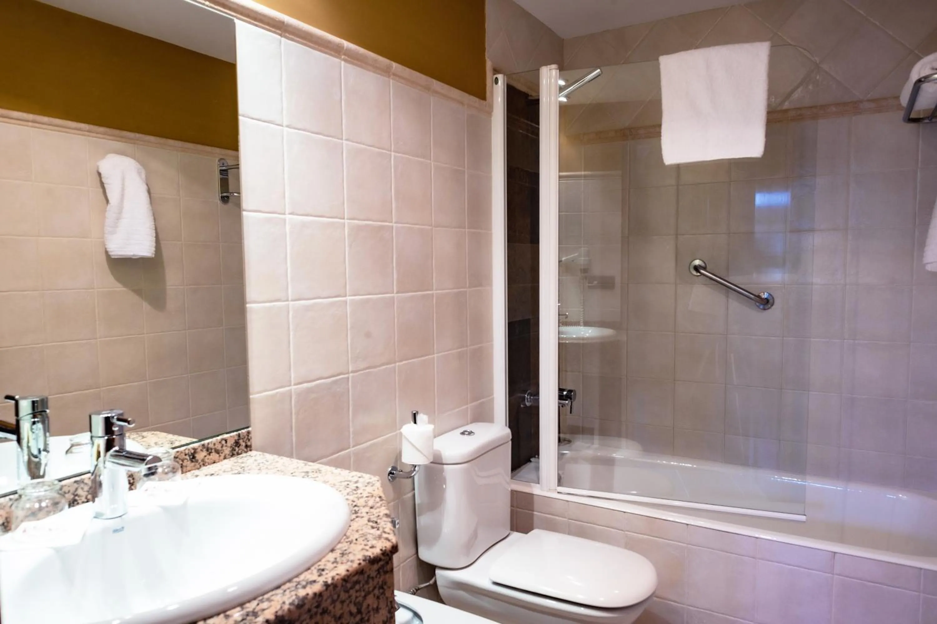 Bathroom in Hotel Valle De Izas