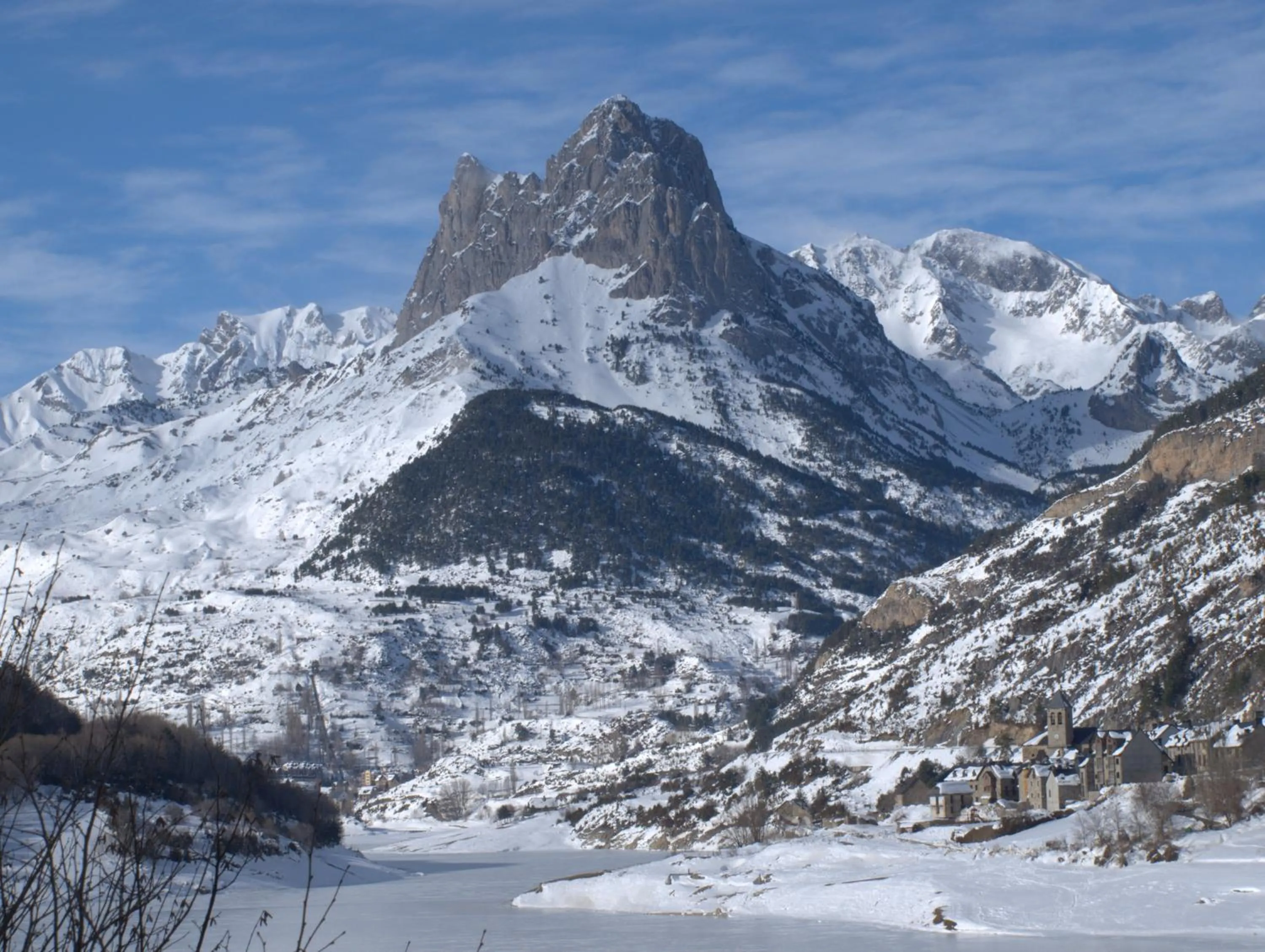 Winter in Hotel Valle De Izas