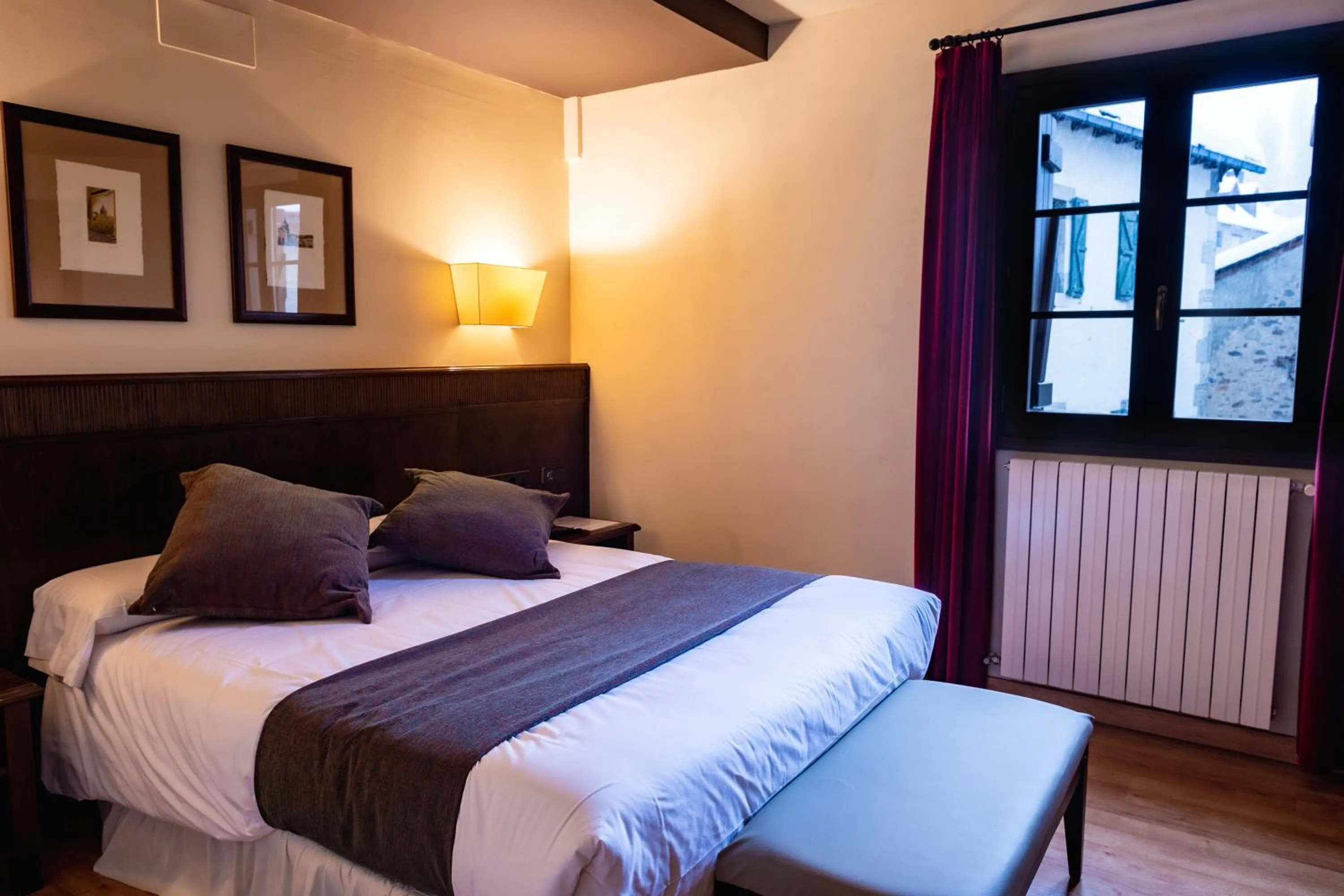 Photo of the whole room, Bed in Hotel Valle De Izas