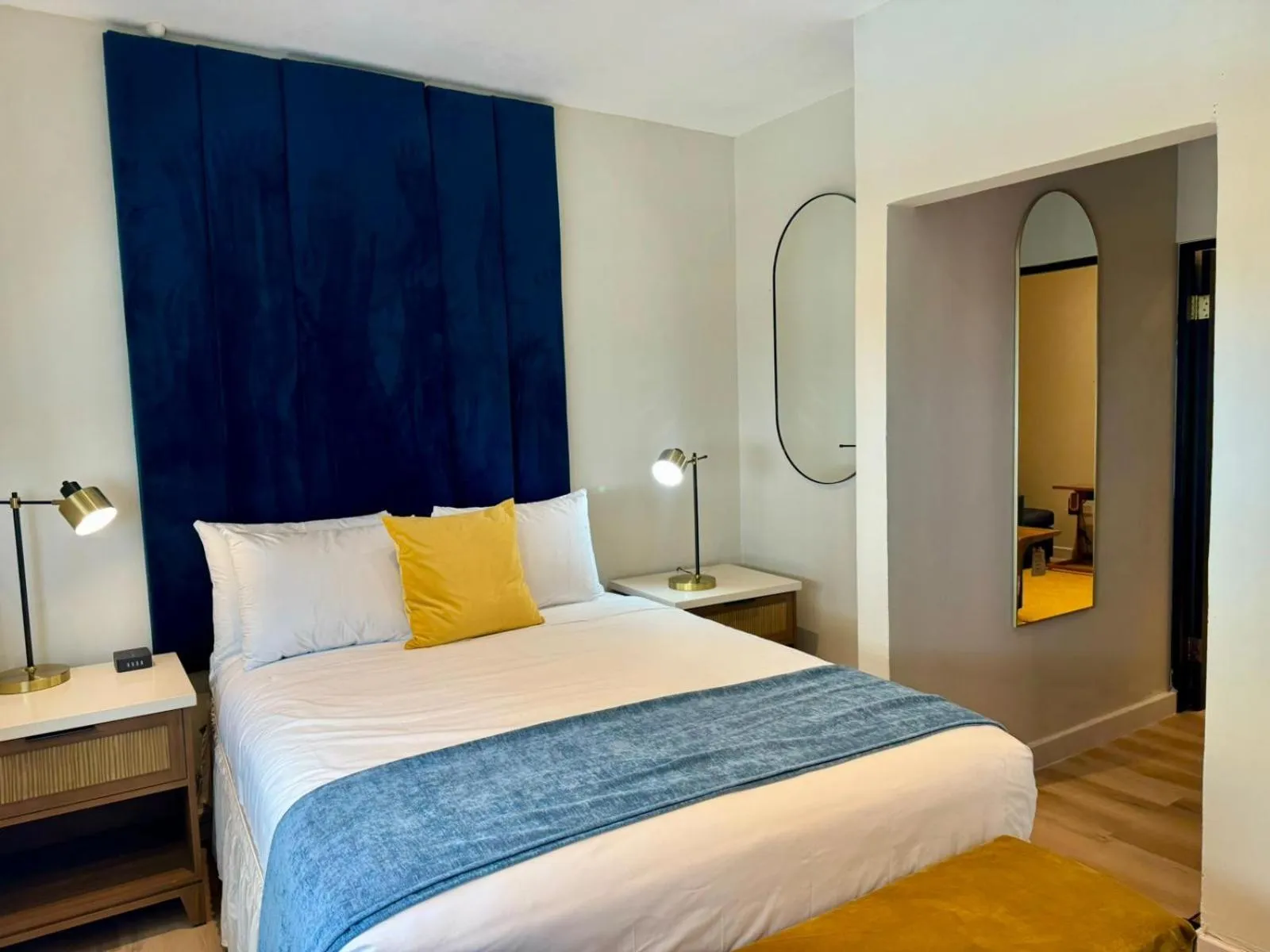 Bed in Metro Art Hotel