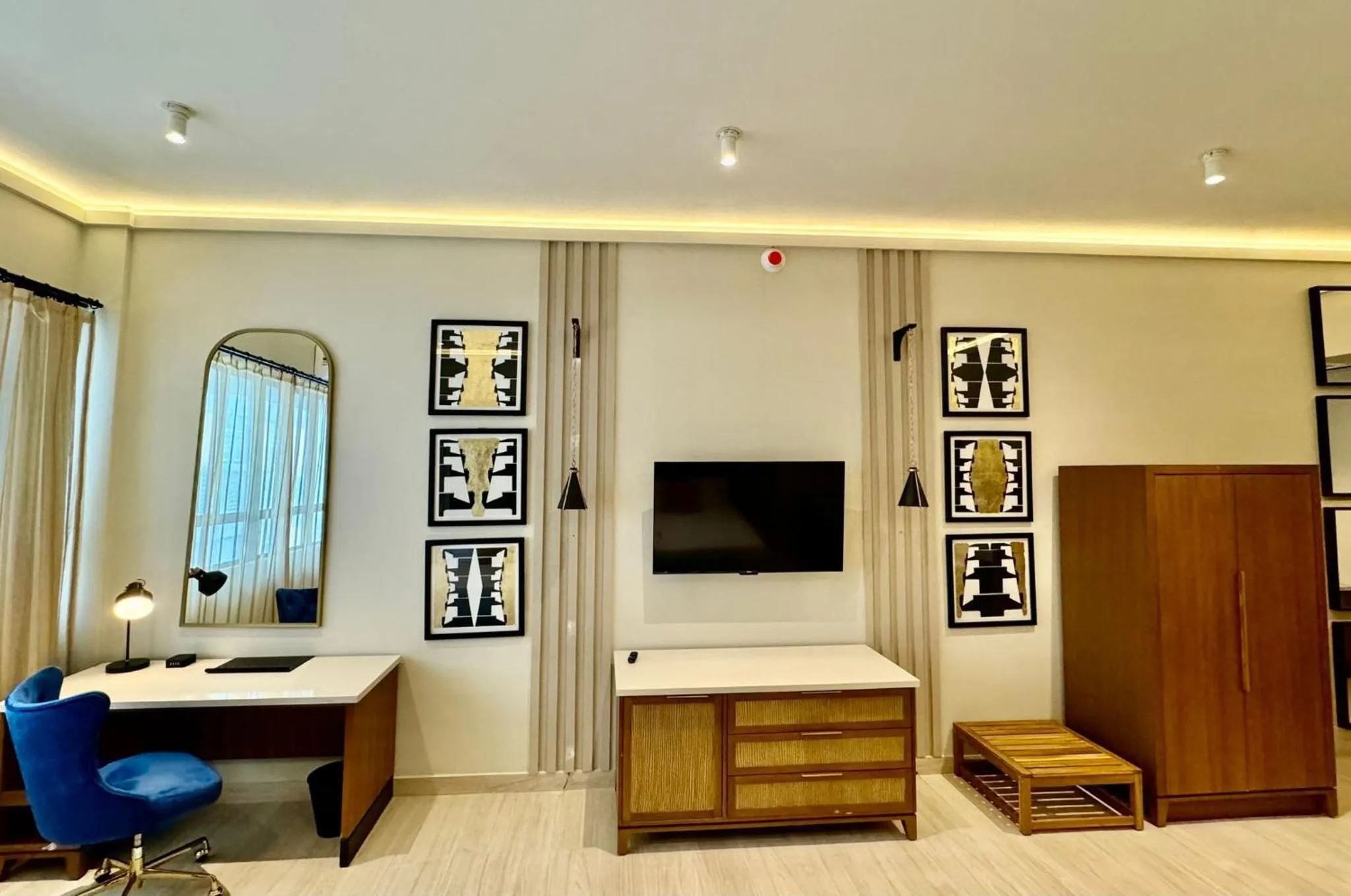 TV and multimedia in Metro Art Hotel