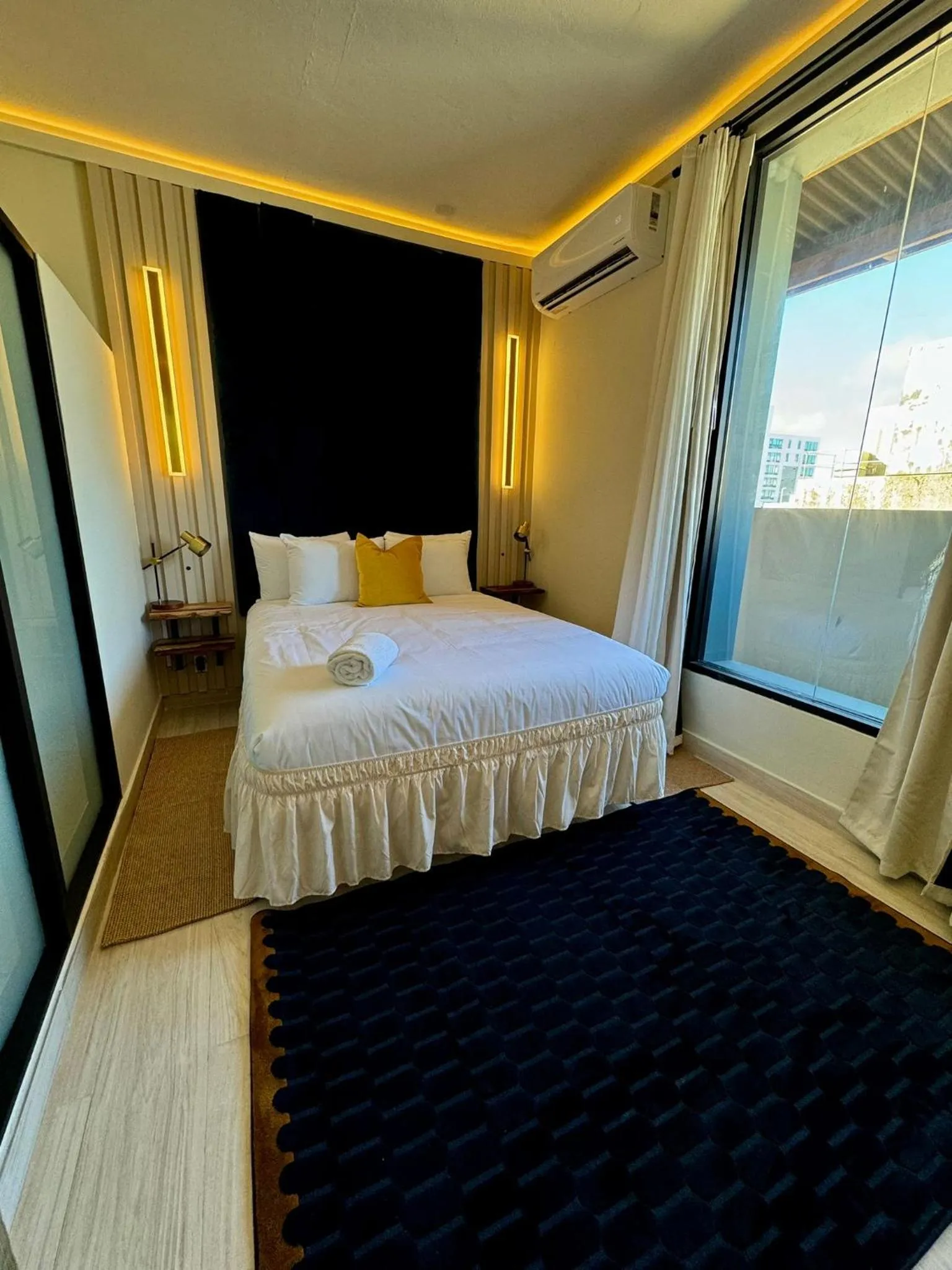 Bedroom, Bed in Metro Art Hotel