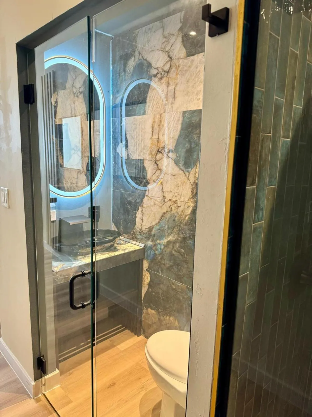 Bathroom in Metro Art Hotel