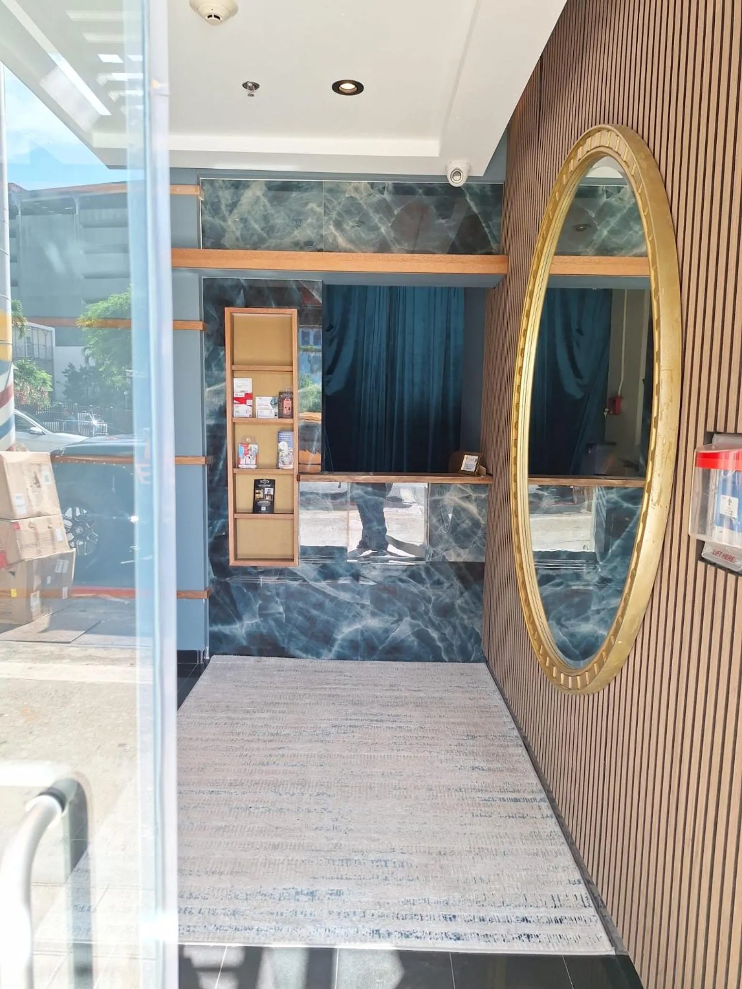 Lobby or reception in Metro Art Hotel