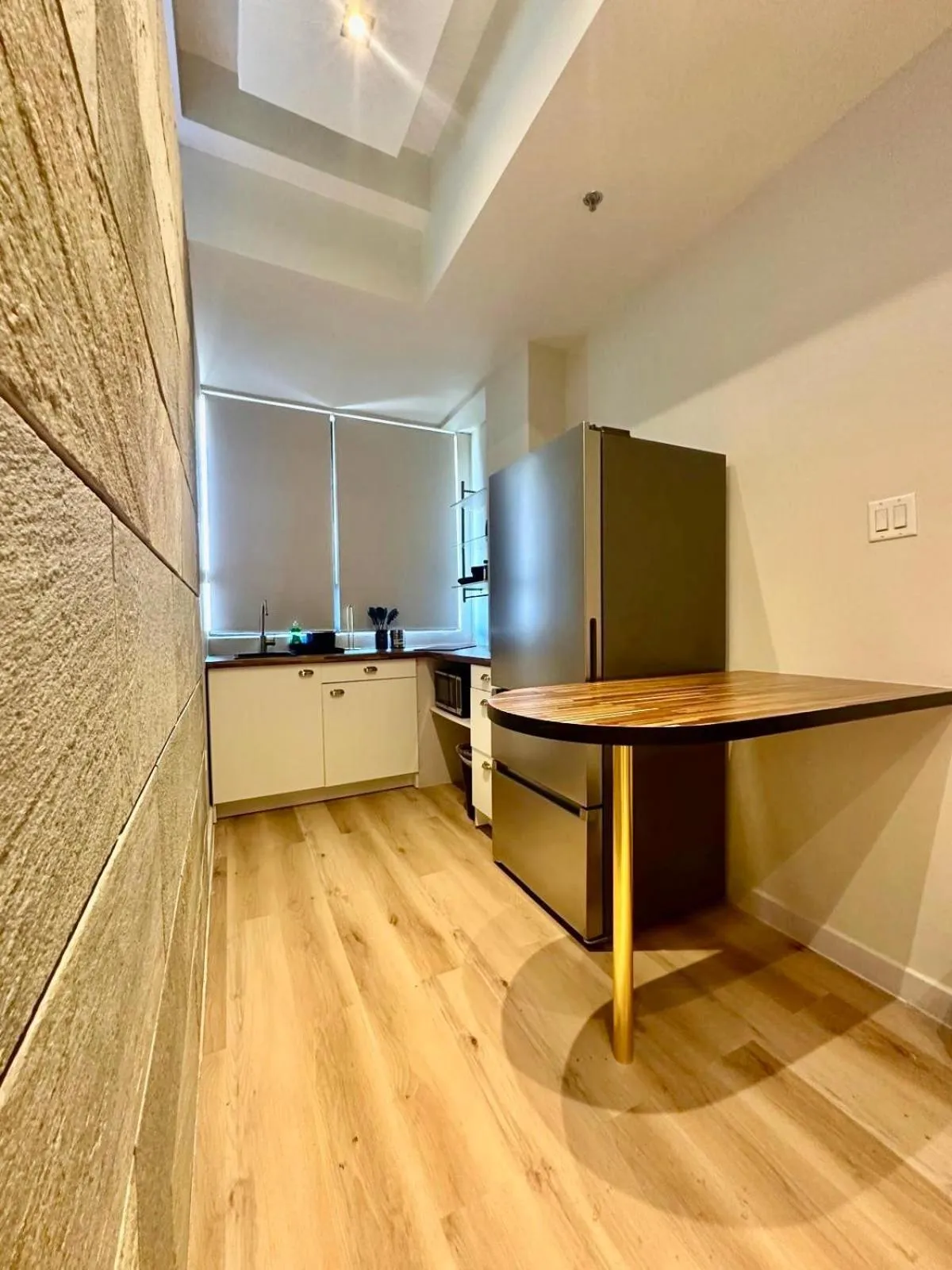 kitchen in Metro Art Hotel