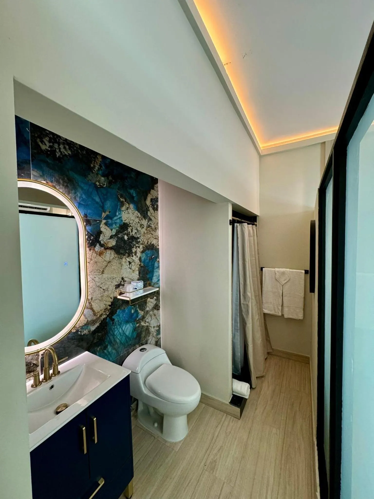 Bathroom in Metro Art Hotel