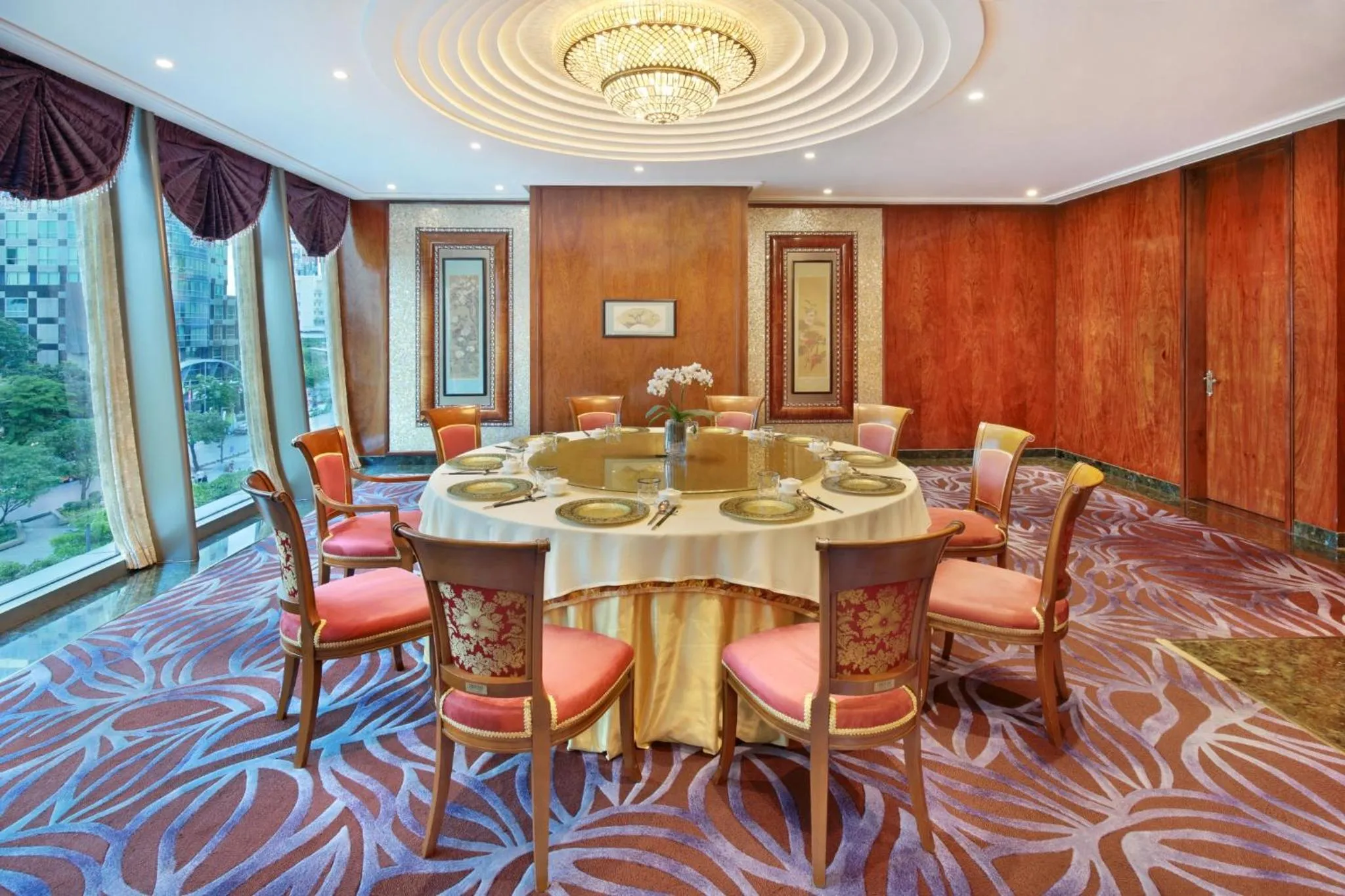 Restaurant/places to eat in The Reverie Saigon