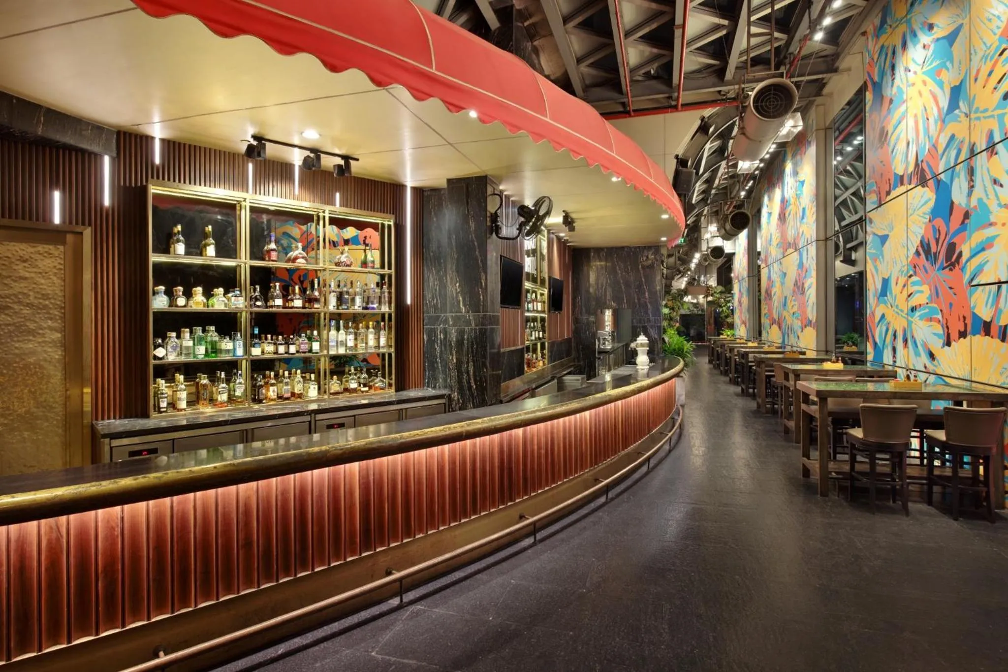 Lounge or bar in The Reverie Saigon