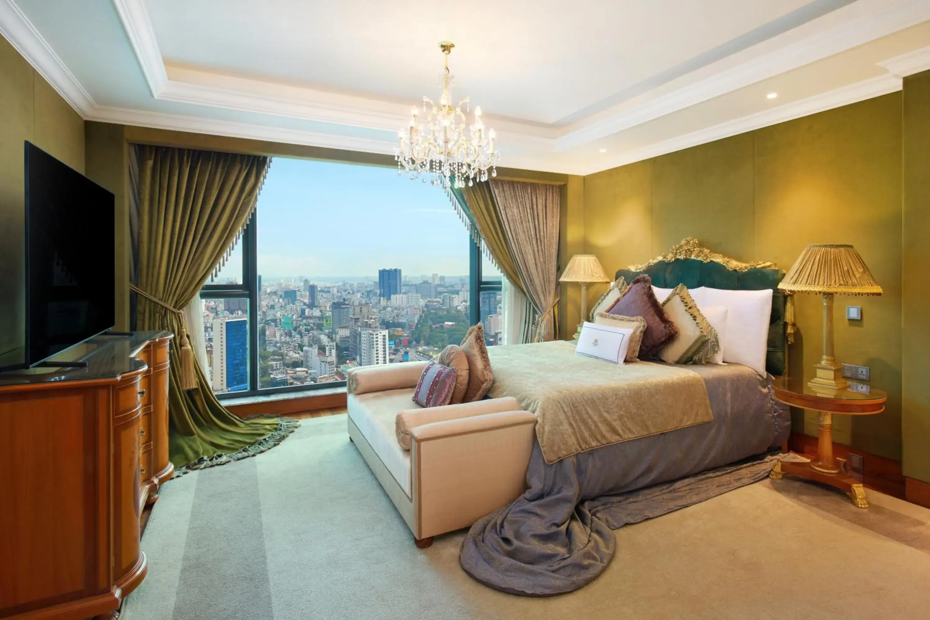 Bed in The Reverie Saigon Bed in The Reverie Saigon