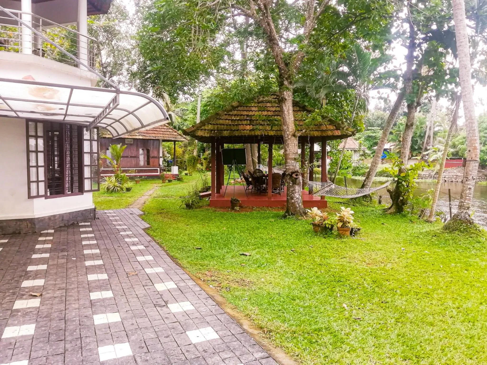 Property building in Lovedale Lakeside Homestay