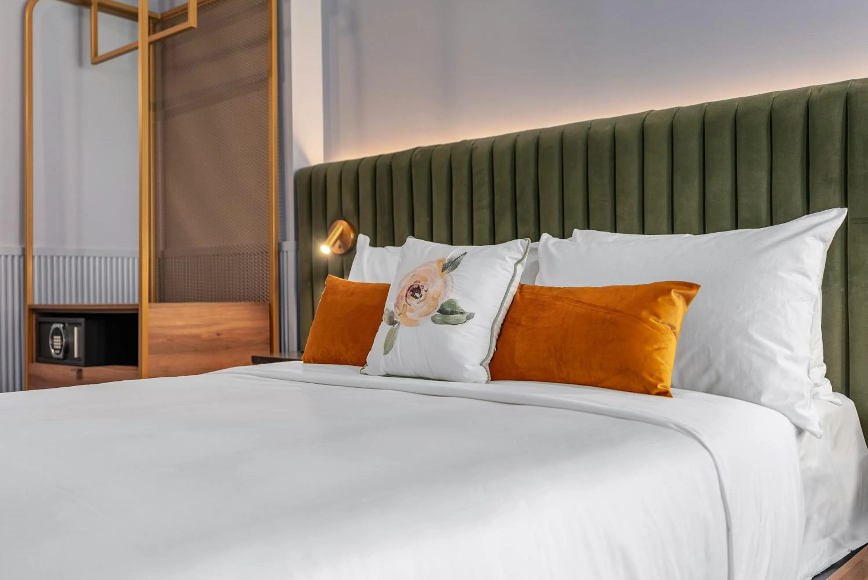 Bed in Hôtel Maurice